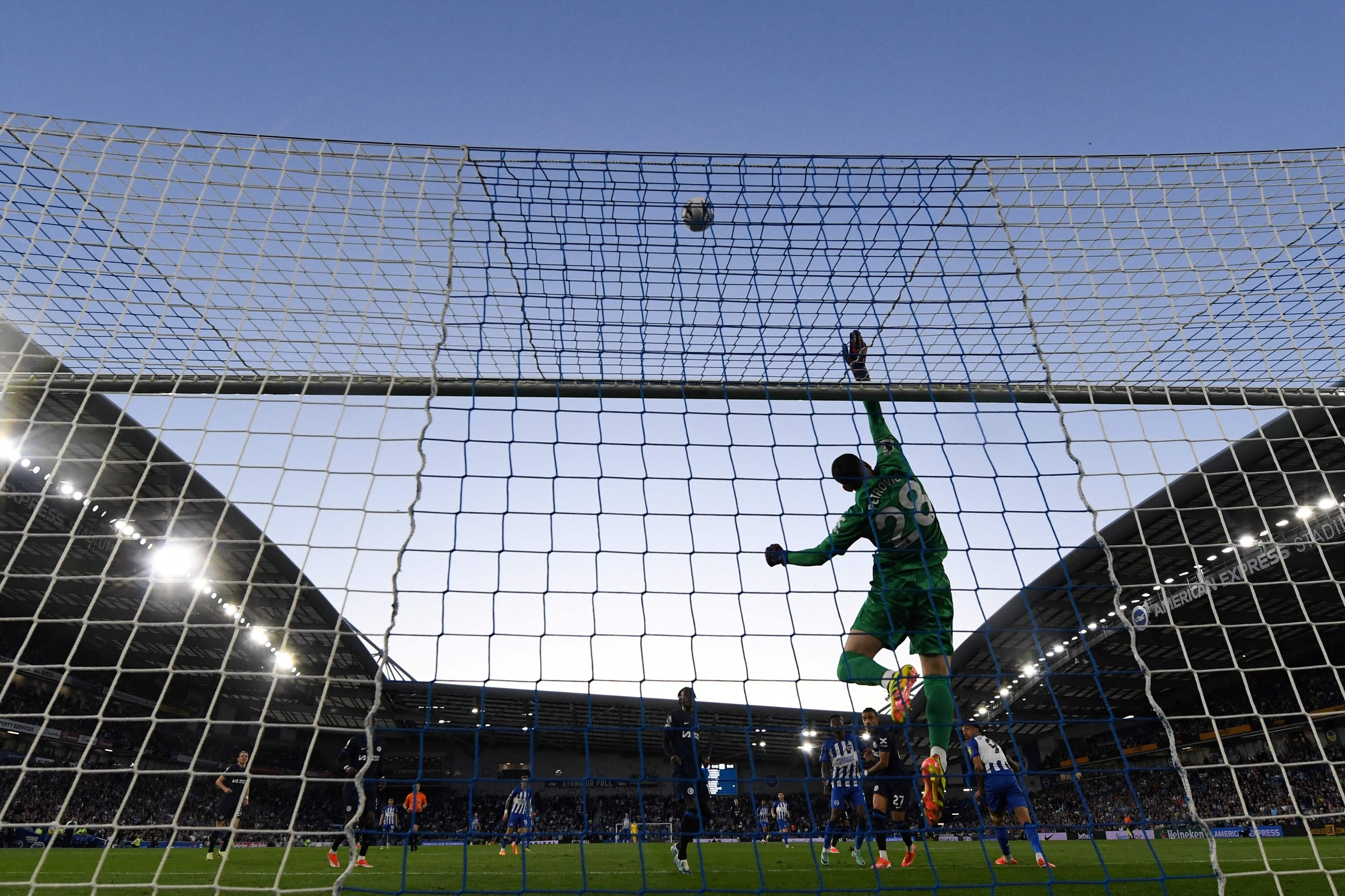 La Premier League podría eliminar el VAR de la competencia.