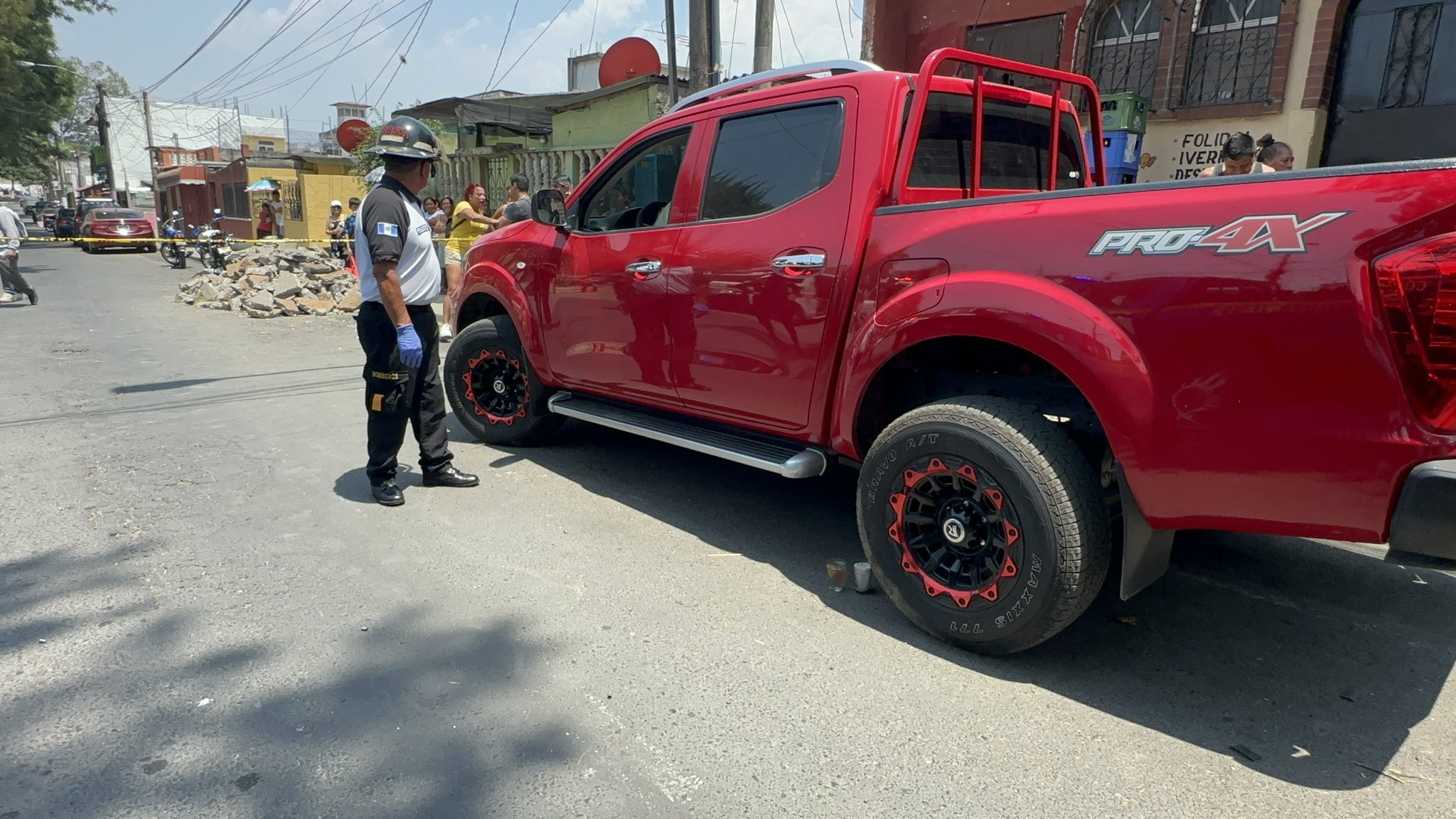 Un ataque armado en la colonia Alameda 3 dejó una persona muerta. (Foto Prensa Libre: Bomberos Voluntarios)