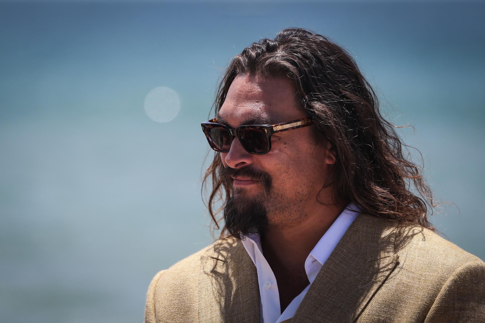 Jason Momoa confirmó su relación con la actriz Adria Arjona