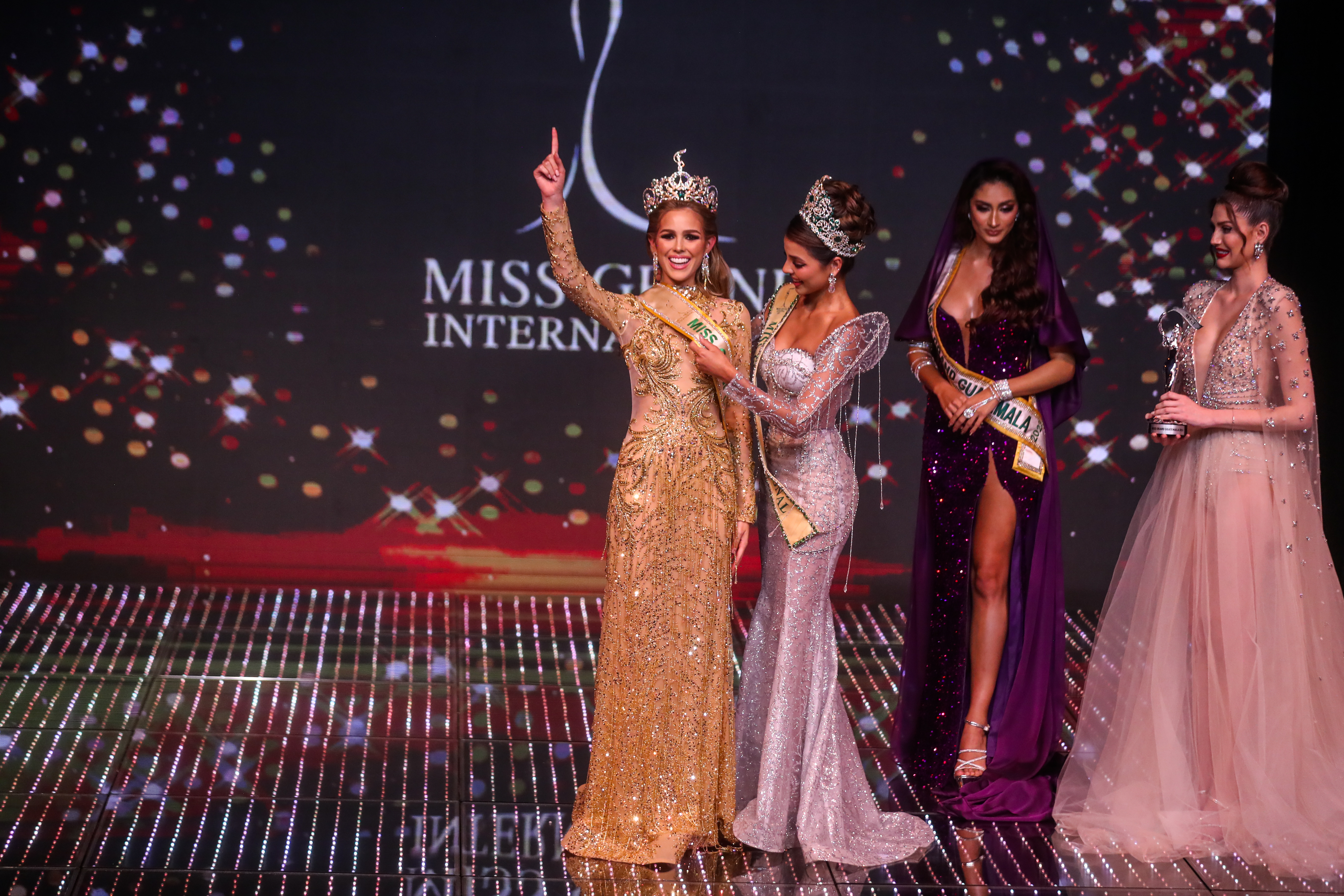 Miss Guatemala Contest entrega las cuatro coronas más importantes del certamen. Jeimy Escobedo, Helen Morales, Cristina Gonzalo y Elizabeth Blanco representarán al país en los certámenes de Miss Mundo, Miss International, Miss Grand International, y Reina Hispanoamericana. (Fotografía Prensa Libre: Juan Diego González)