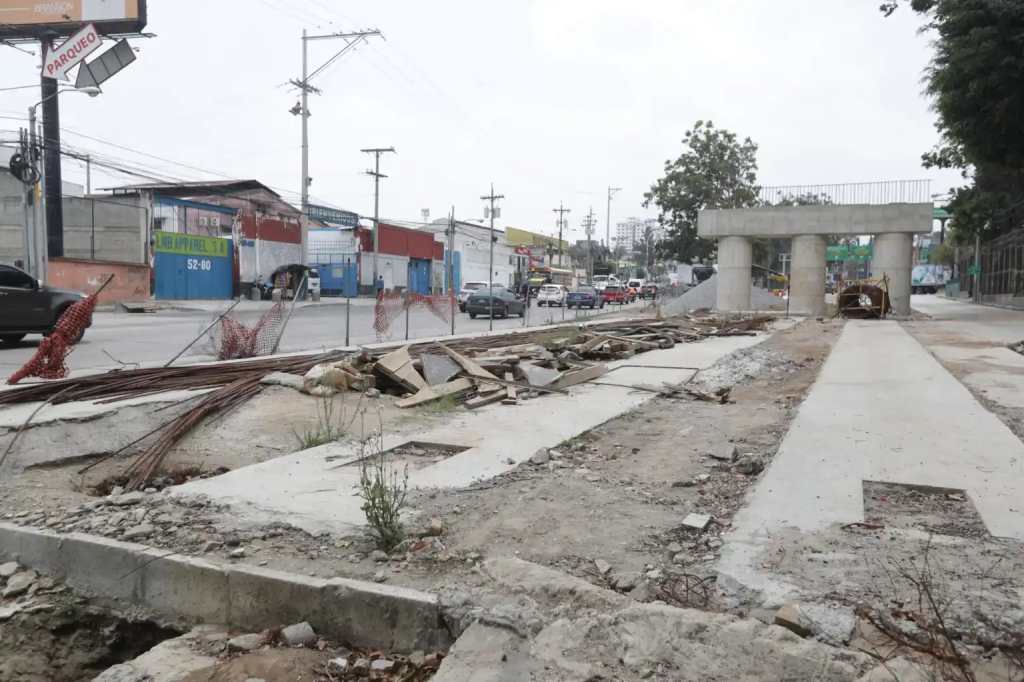 Paso a desnivel en avenida Petapa