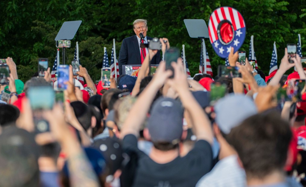 Donald Trump, durante un mitin en el Bronx, Nueva York. (Foto Prensa Libre: Hiroko Masuike/The New York Times)