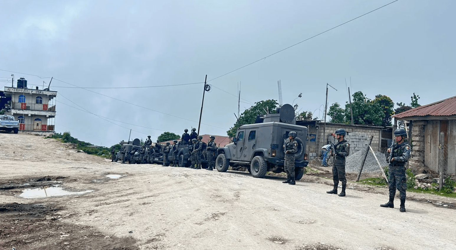 Ambos mandatarios acudirán ala frontera. (Foto Prensa Libre: Ejército de Guatemala)