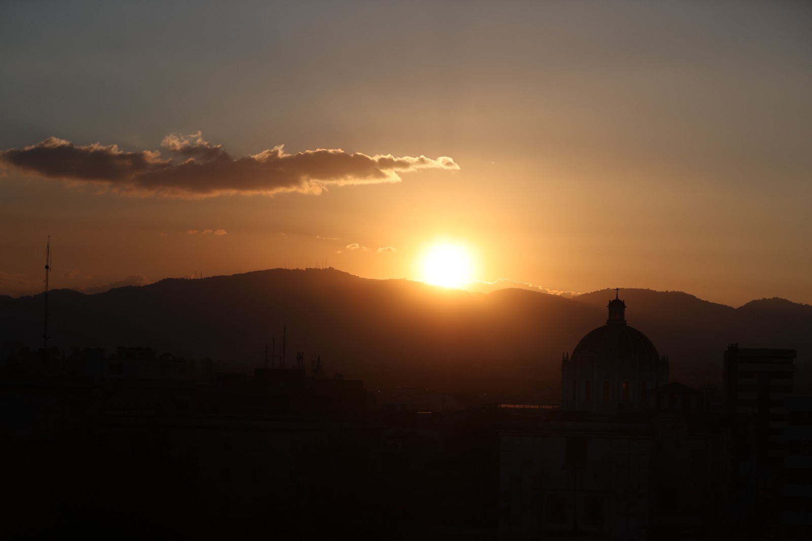 Temperaturas altas afectan diversas regiones de Guatemala, evidenciando un calor persistente en el país durante el mes de mayo 2024.