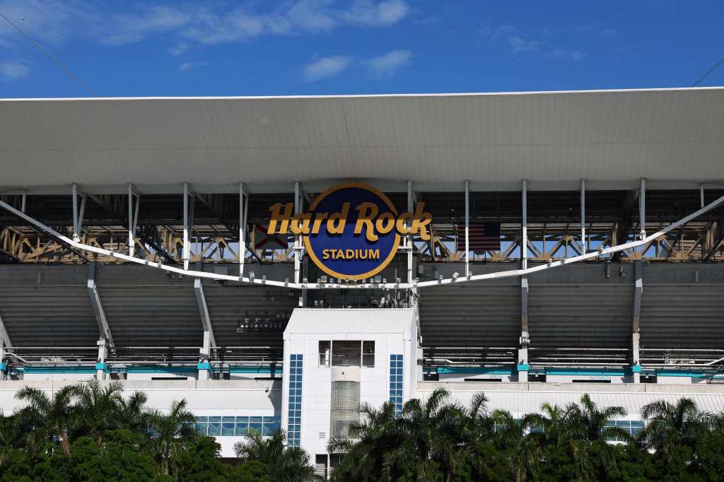 Vista general por enfrente del Hard Rock Stadium.