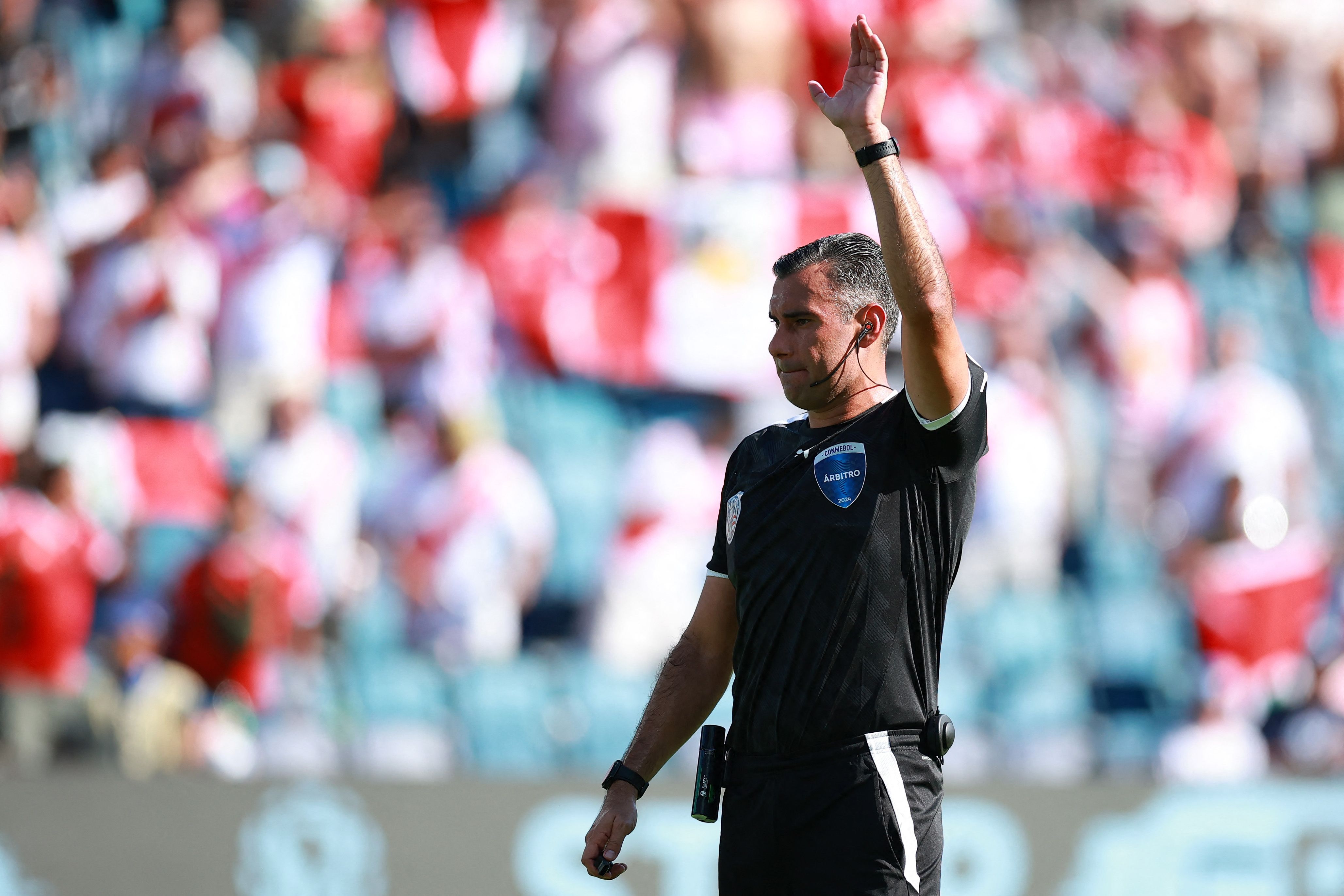 El guatemalteco Mario Escobar está a cargo del arbitraje en un partido de la Copa América por segunda vez.