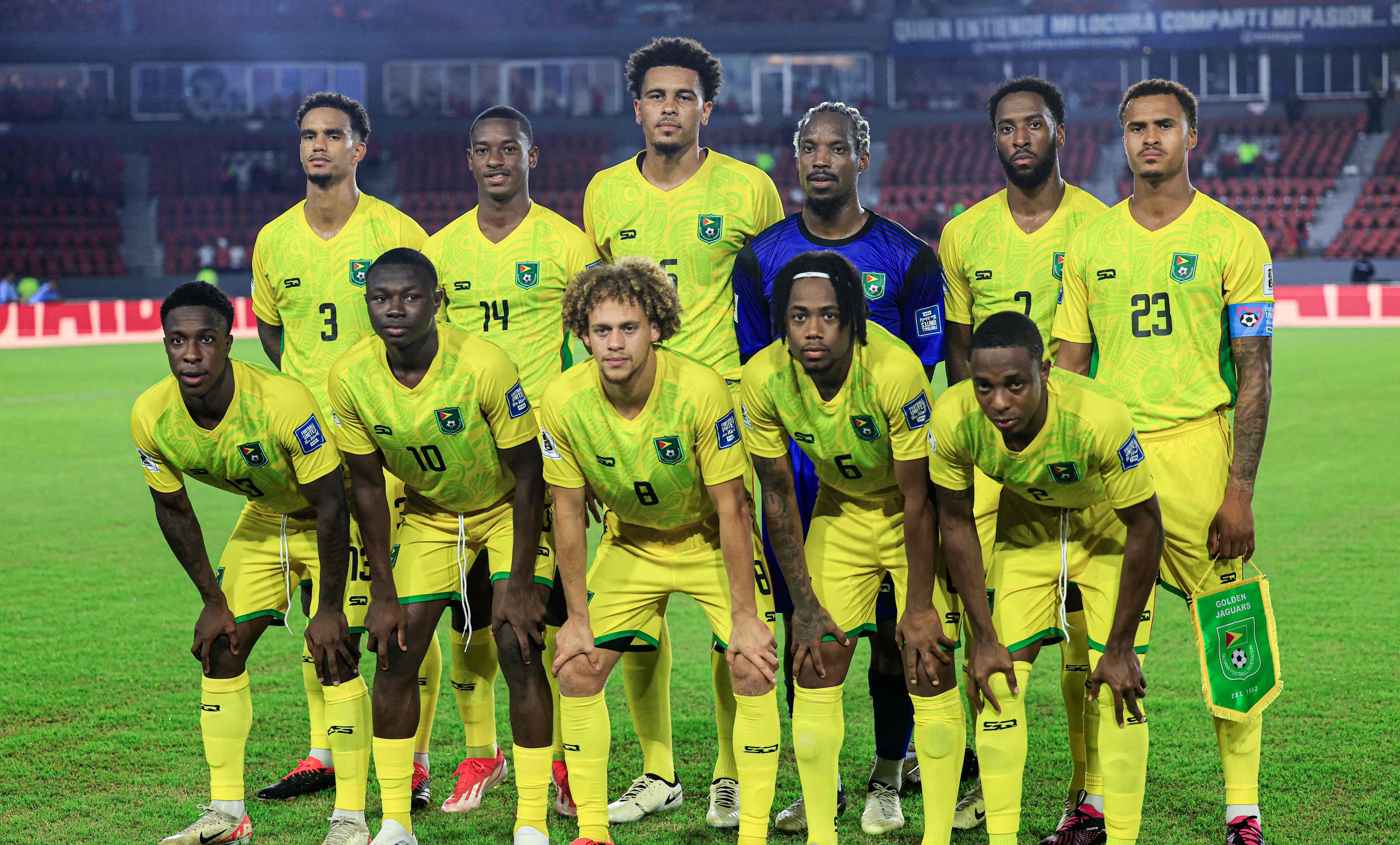 Los jugadores de Guyana posan para una foto de equipo antes del partido de clasificación para la Copa Mundial 2026 contra Panamá.