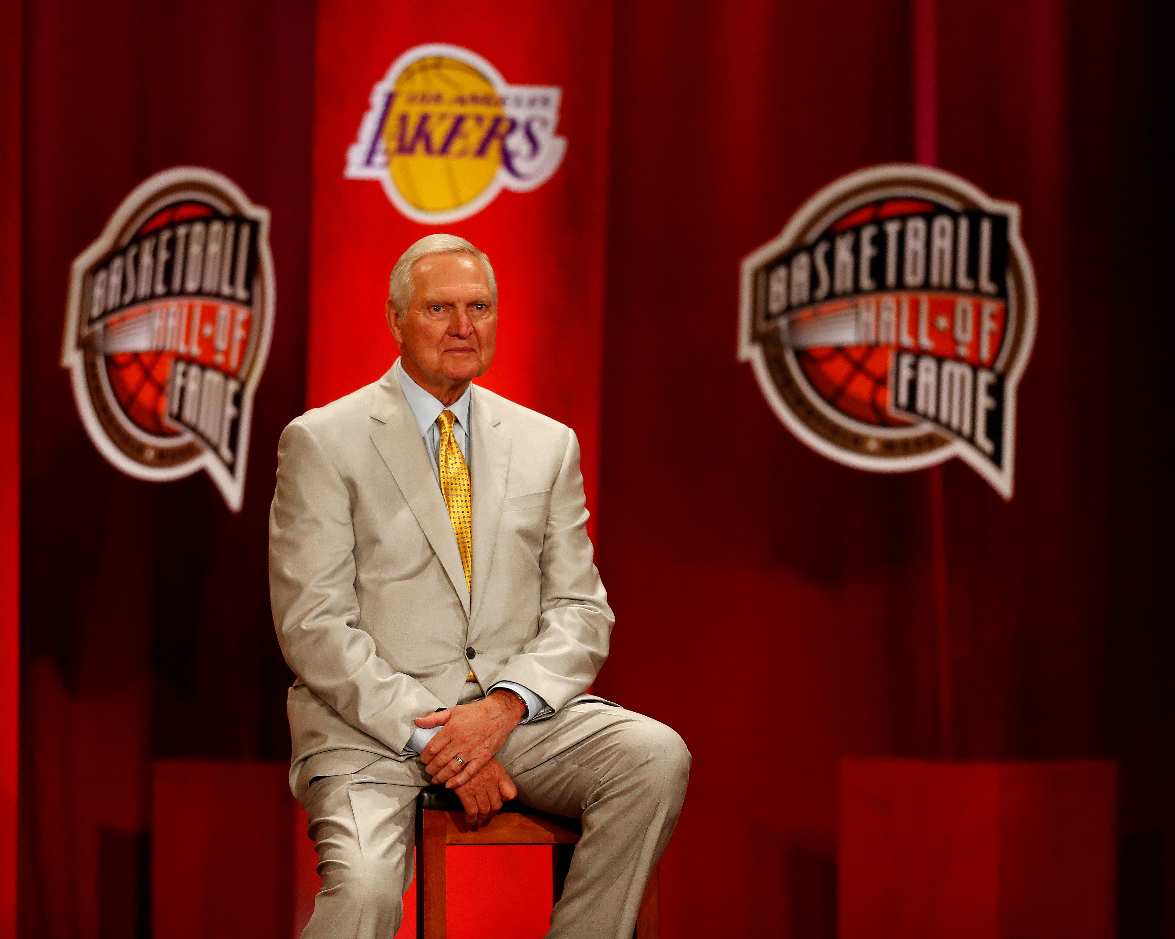 La leyenda de la NBA Jerry West murió el 12 de junio, 2024 a la edad de 86 años.