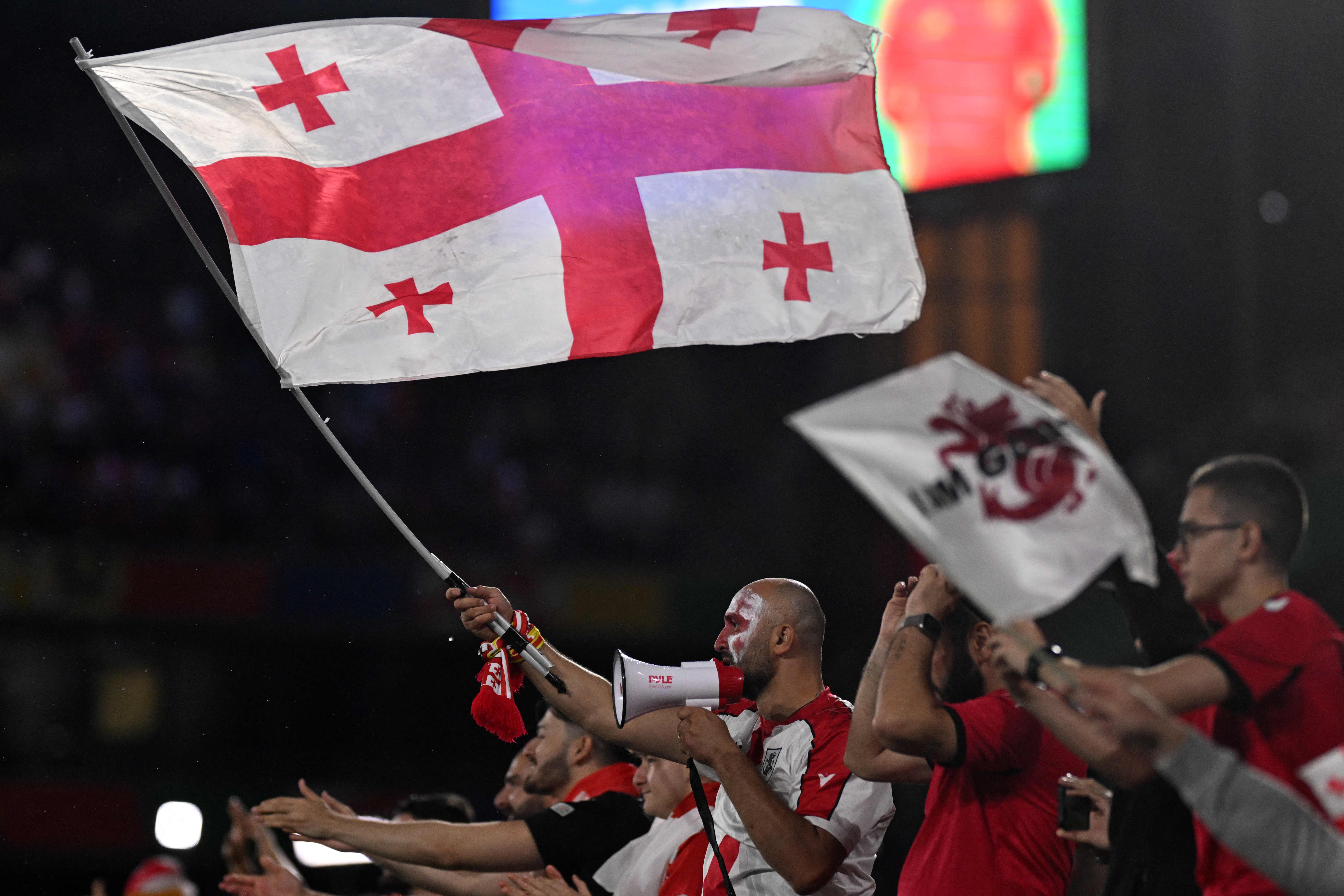 Los aficionados georgianos apoyaron a su selección durante la Eurocopa 2024.