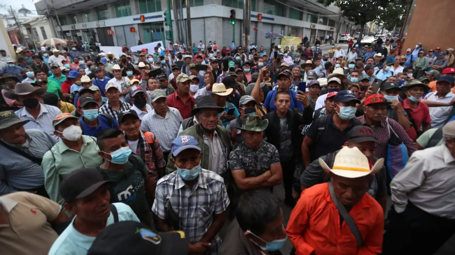 Nuevamente se realizó una reunión entre el Ejecutivo y representantes de las organizaciones de veteranos. (Foto: HemerotecaPL)