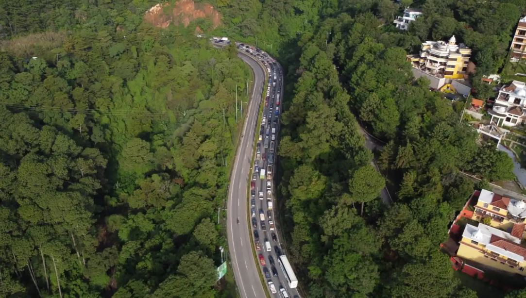 Aunque tiene múltiples destinos turísticos el país enfrenta problemas por rezagos en infraestructura vial y otros factores que ayuden a impulsar el turismo. (Foto, Prensa Libre: Hemeroteca PL).