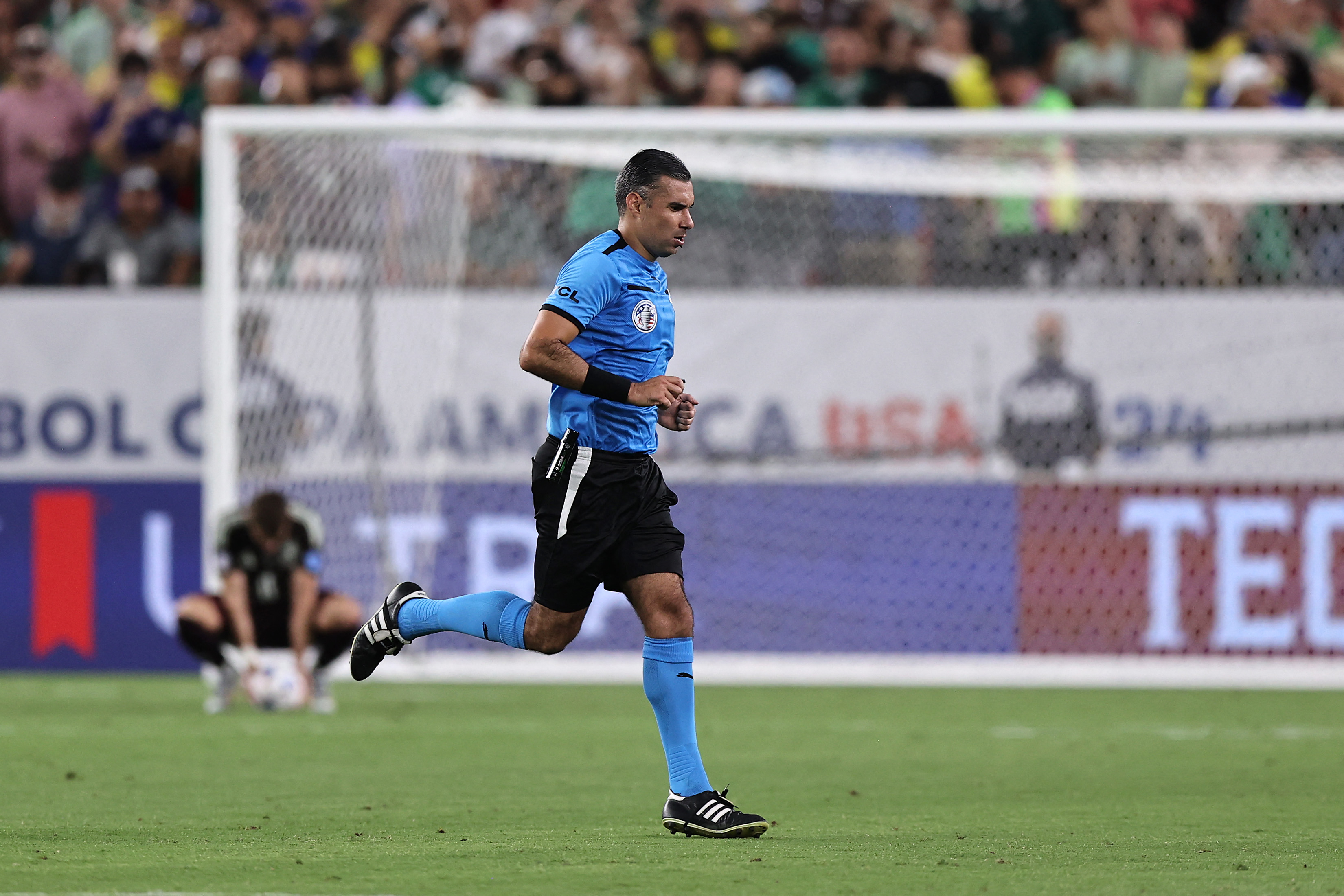 Mario Escobar durante un partido de la Copa América 2024.