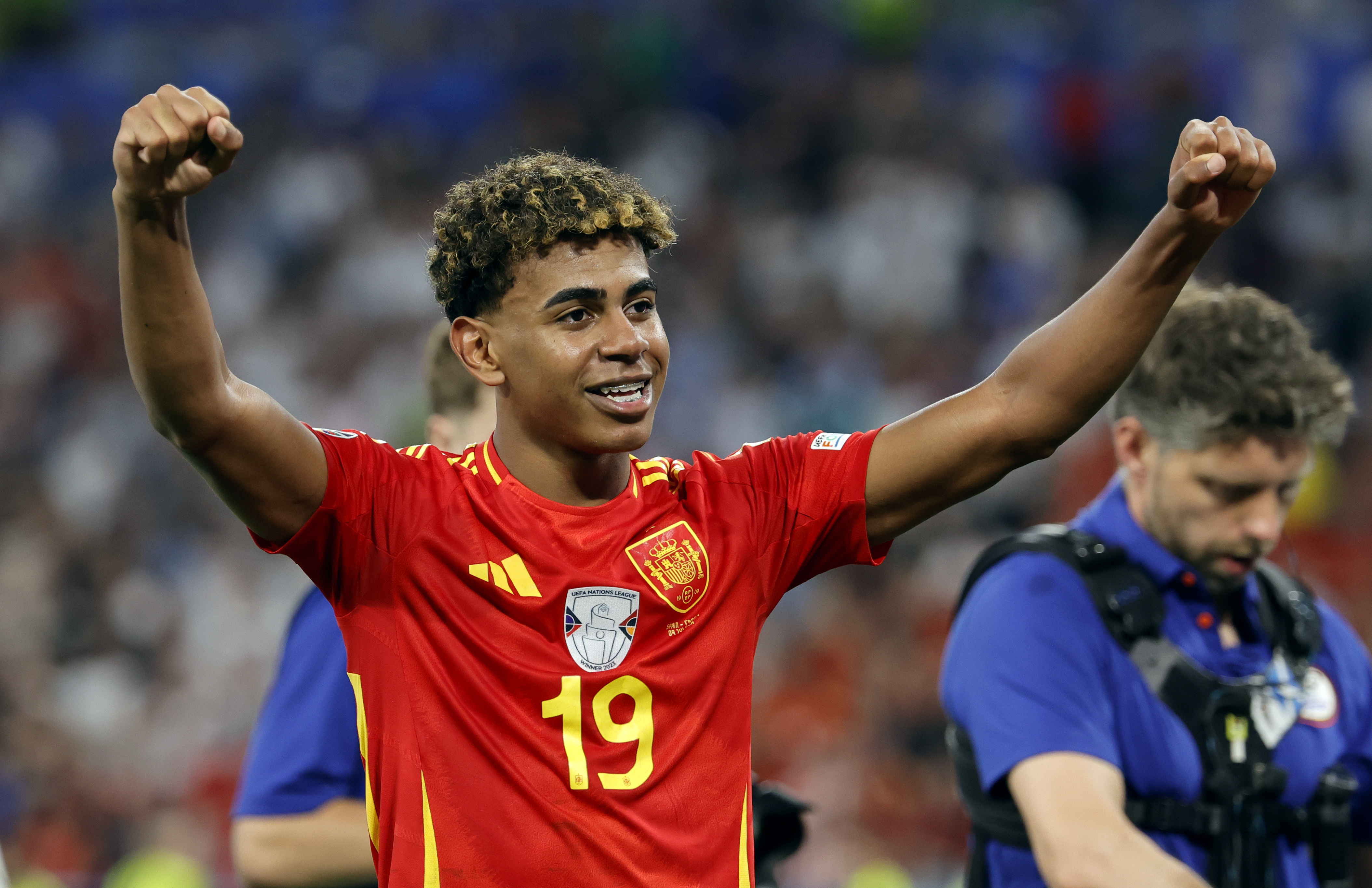 Lamine Yamal celebrando el pase a la gran final de la Eurocopa.