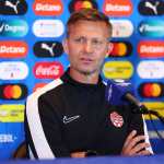 Jesse Marsch, entrenador de Canadá, en una conferencia de prensa previo a enfrentar a Argentina.