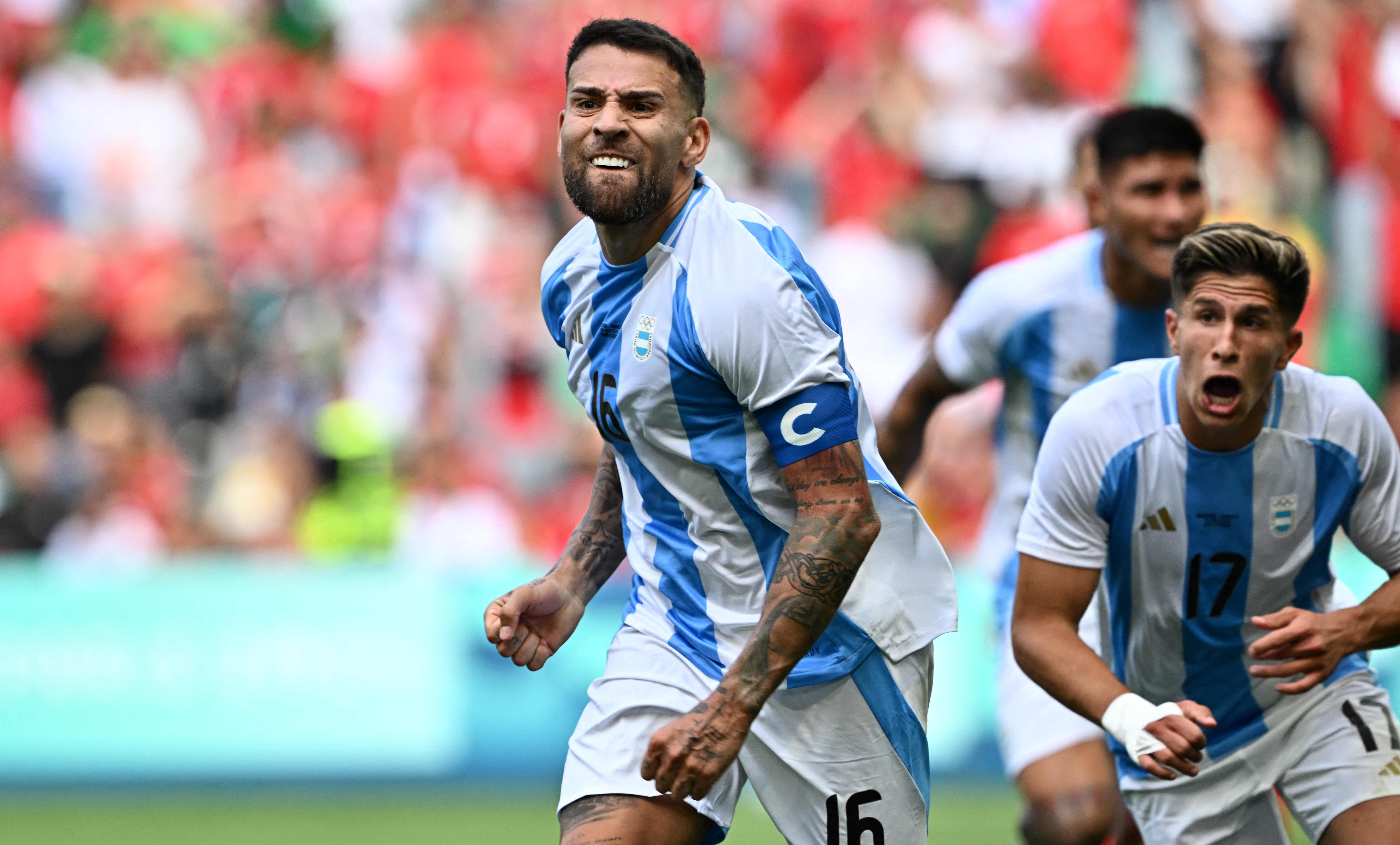 Nicolás Otamendi, capitán de la selección olímpica de Argentina celebrando el gol del empate.