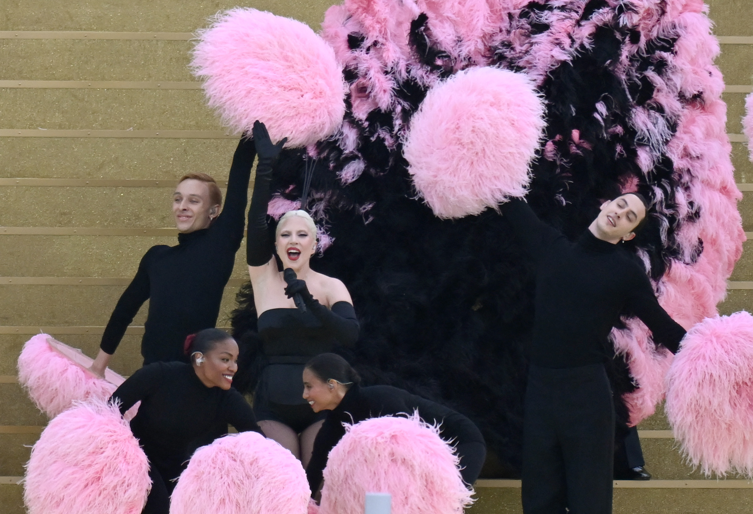 Lady Gaga en el acto de ceremonia de los Juegos Olímpicos París 2024.