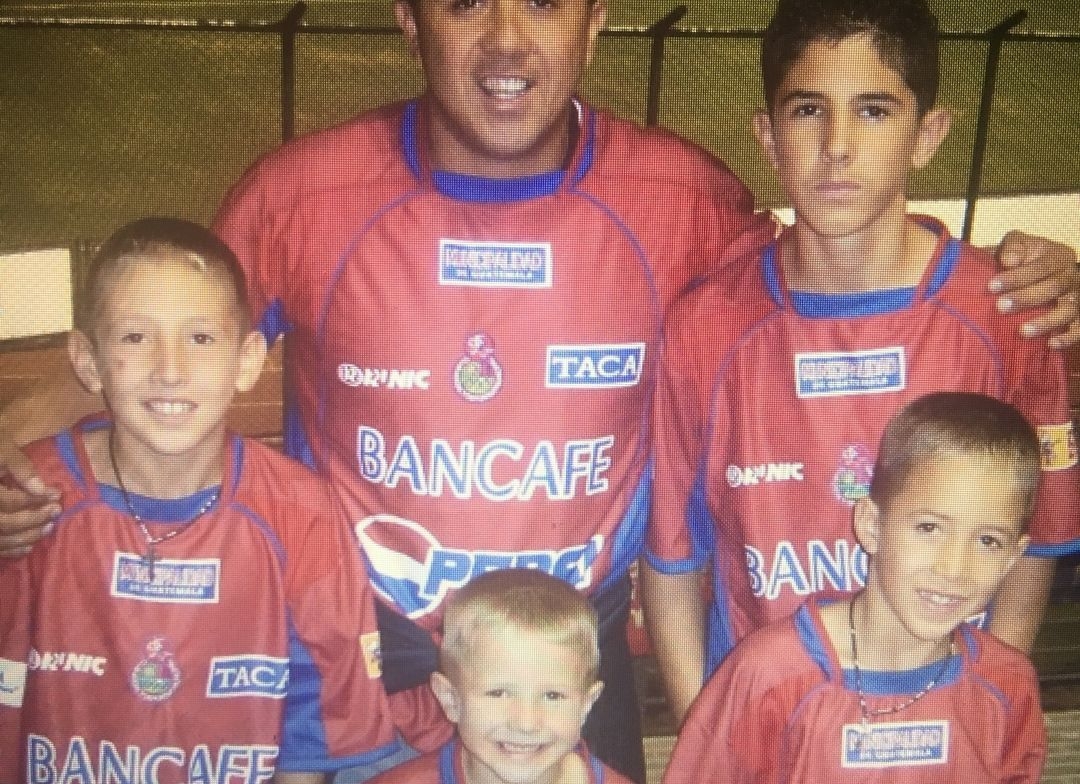 El futbolista del DC United compartió una foto vistiendo la camiseta del Municipal.