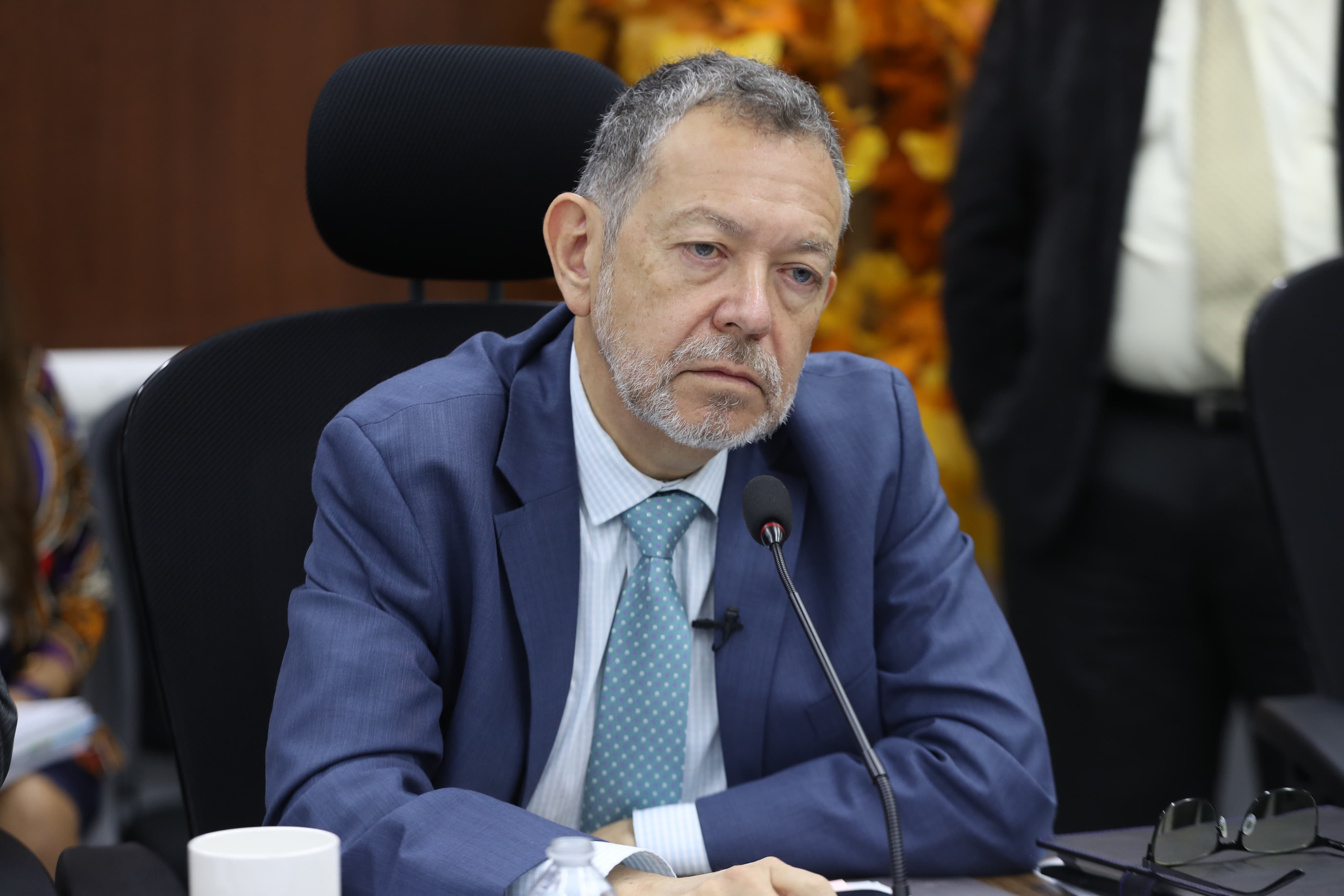 Félix Alvarado, titular del CIV, asistió este 23 de julio a una citación al Congreso de la República. (Foto Prensa Libre: M. R. Gaytán Barrientos)