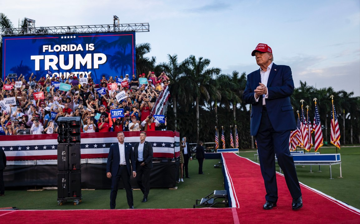 El expresidente Donald Trump durante un mitin de campaña en el Trump National Doral Golf Club en Doral, Florida, el martes 9 de julio de 2024. (Foto Prensa Libre: Scott McIntyre/The New York Times).