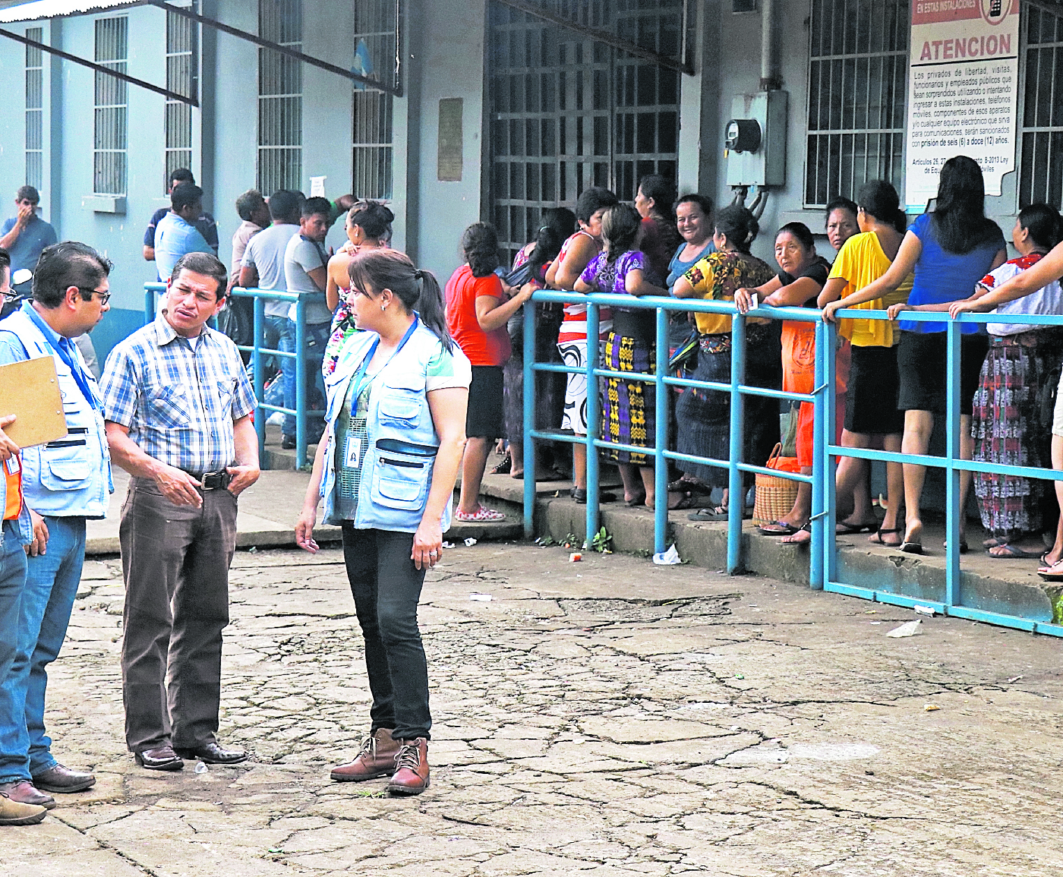 Relatores de la Oficina de la Prevención Contra la Tortura en Guatemala, visitaron el centro carcelario de Mazatenango, donde pudieron constatar que existe sobre población de reos  en los diferentes sectores, además que carecen de insumos y servicios, como un vehículo para trasladar reclusos a las audiencias.