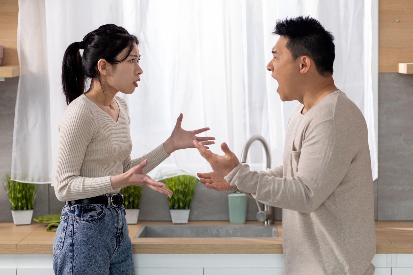 El desbordamiento emocional ocurre cuando las emociones son tan intensas que se vuelven incontrolables, afectando la capacidad de pensar y comunicarse.

(Foto Prensa Libre: Shutterstock)