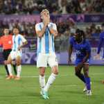 Argentina's forward #15 Luciano Gondou reacts in the men's quarter-final football match between France and Argentina during the Paris 2024 Olympic Games at the Bordeaux Stadium in Bordeaux on August 2, 2024. (Photo by ROMAIN PERROCHEAU / AFP)