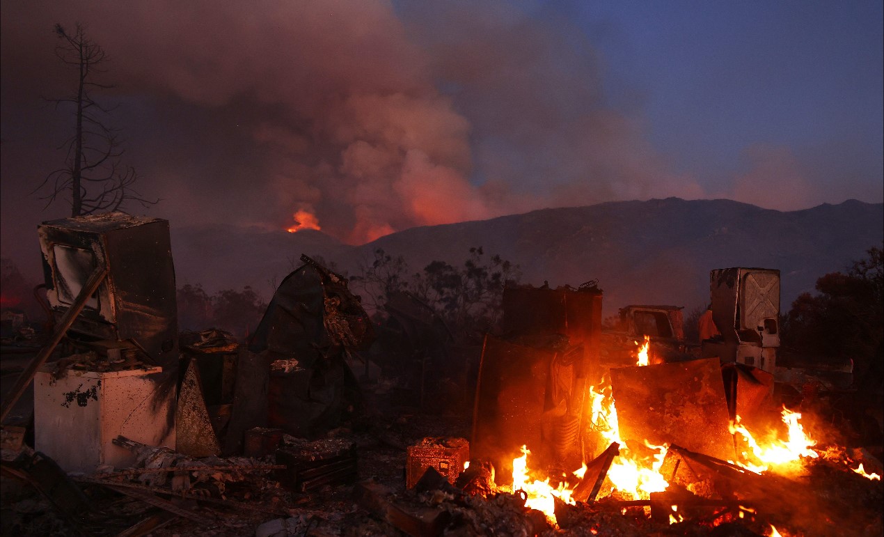 Los científicos atribuyen los incendios, como el reciente en California, al elevado calentamiento global. (Foto Prensa Libre: AFP)