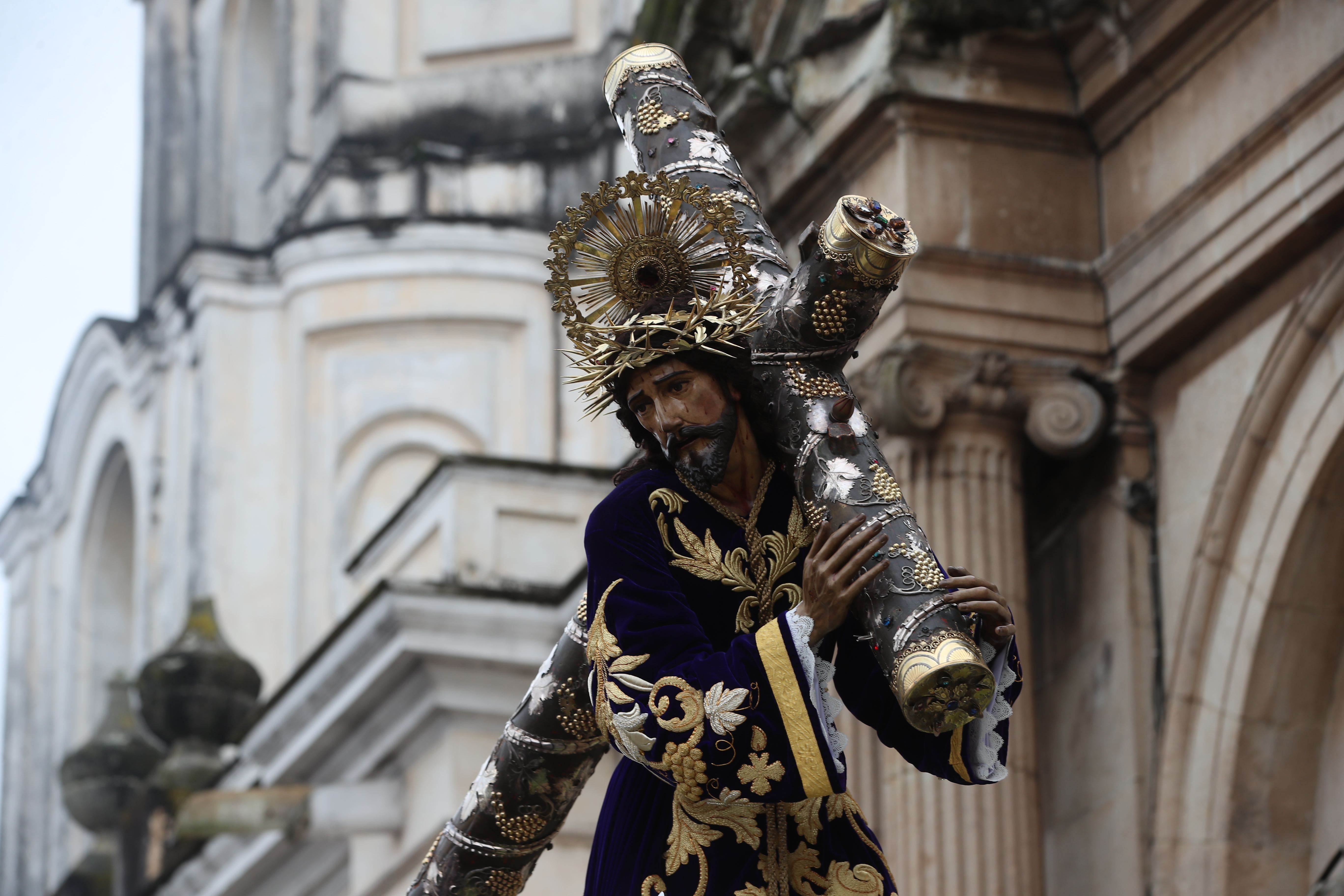 Después del terremoto de 1773 y el traslado de la ciudad, las imágenes mercedarias fueron llevadas a la Nueva Guatemala de la Asunción. En el nuevo templo de La Merced, la imagen de Jesús Nazareno se colocó en la capilla lateral derecha, manteniendo su ubicación original del antiguo templo. (Foto Prensa Libre: Byron Rivera Baiza) 