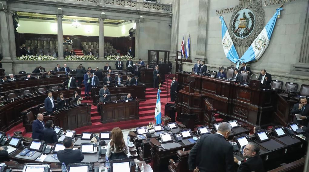 El Congreso aún debe conocer objeciones al decreto 16-2024, que contiene la ampliación presupuestaria,  presentadas por dos bancadas. (Foto, Prensa Libre: EFE). 