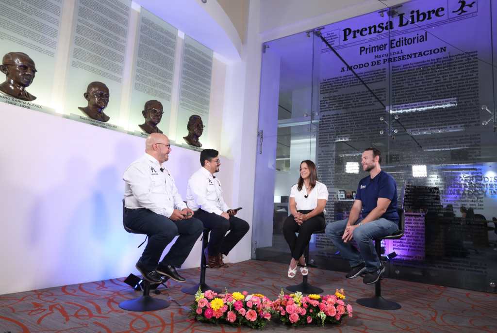 Jean Pierre Brol y Adriana Ruano en Prensa Libre