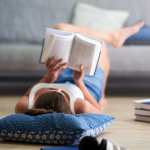 La lectura reduce el estrés al liberar neurotransmisores como la dopamina y la oxitocina, y protege contra el envejecimiento mediante la reserva cognitiva.
(Foto Prensa Libre: Shutterstock)