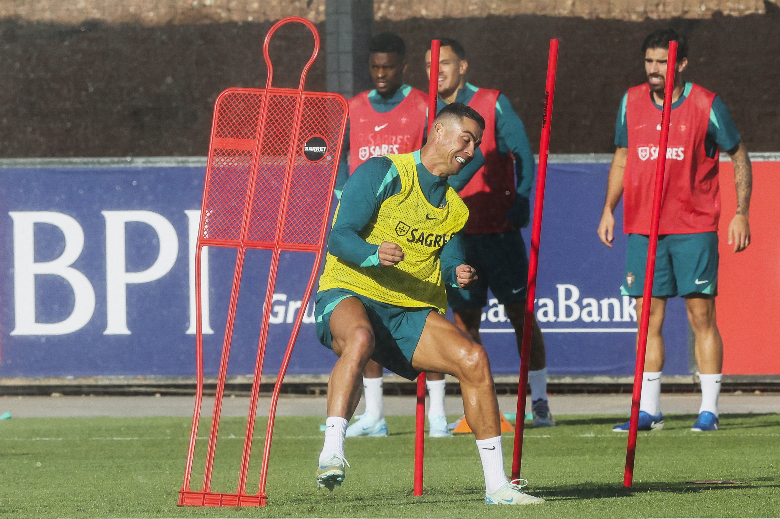 Ronaldo en pleno entrenamiento con la Selección de Portugal