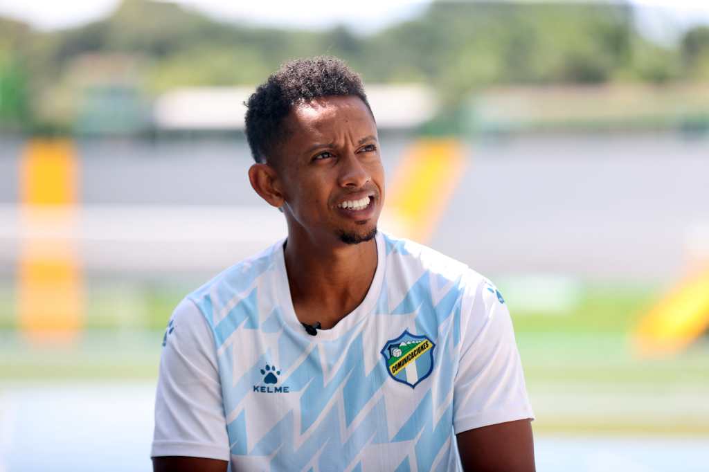 Corena Barboza forjó su carrera profesional en Guatemala y después de haber echado raíces durante nueve años en el país centroamericano, sueña con la cercana posibilidad de vestirse con el uniforme azul y blanco de la selección local.