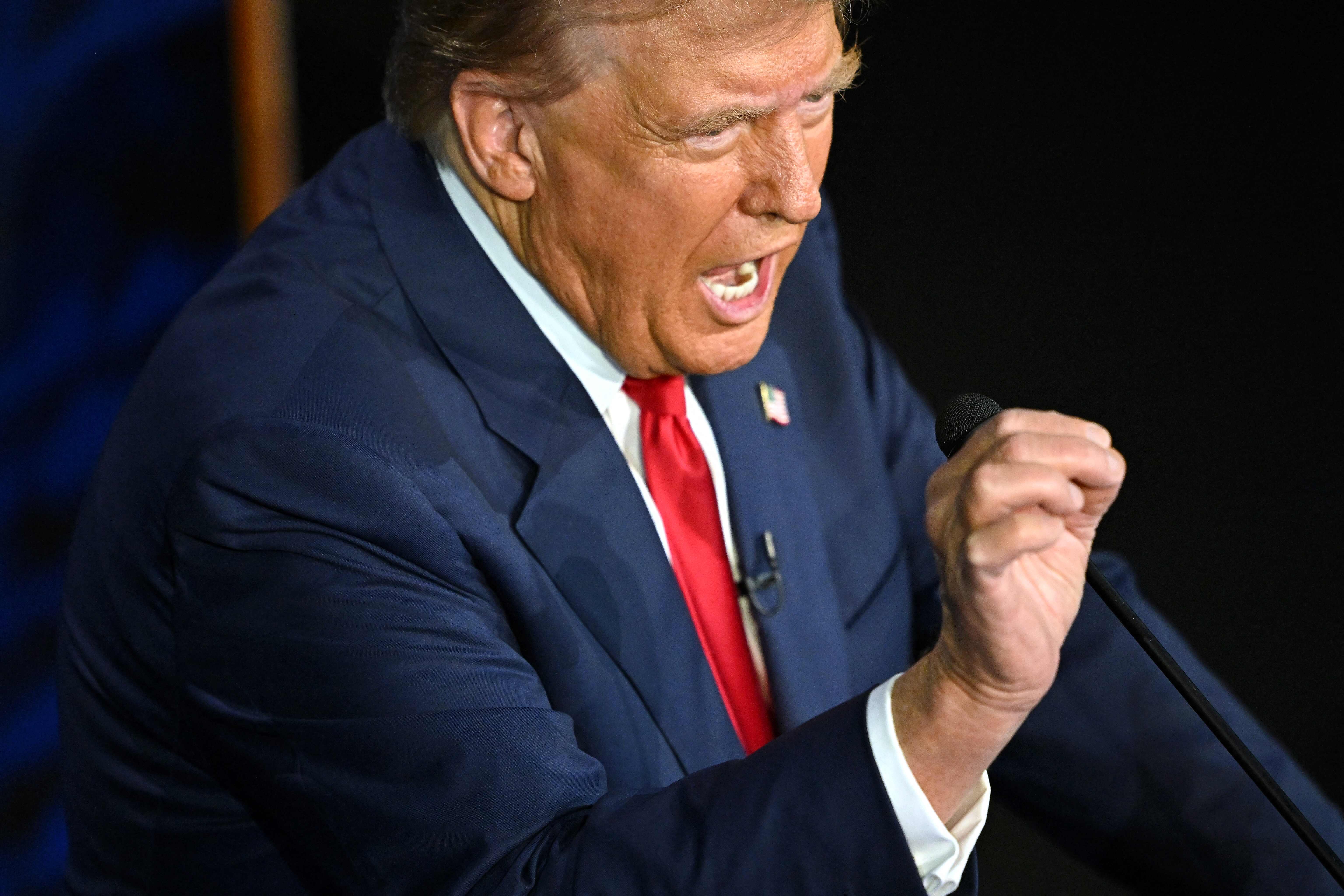 Donald Trump, expresidente de EE. UU. y candidato presidencial republicano durante el debate con la vicepresidenta y candidata demócrata, Kamala Harris. (Fotos Prensa Libre: AFP)