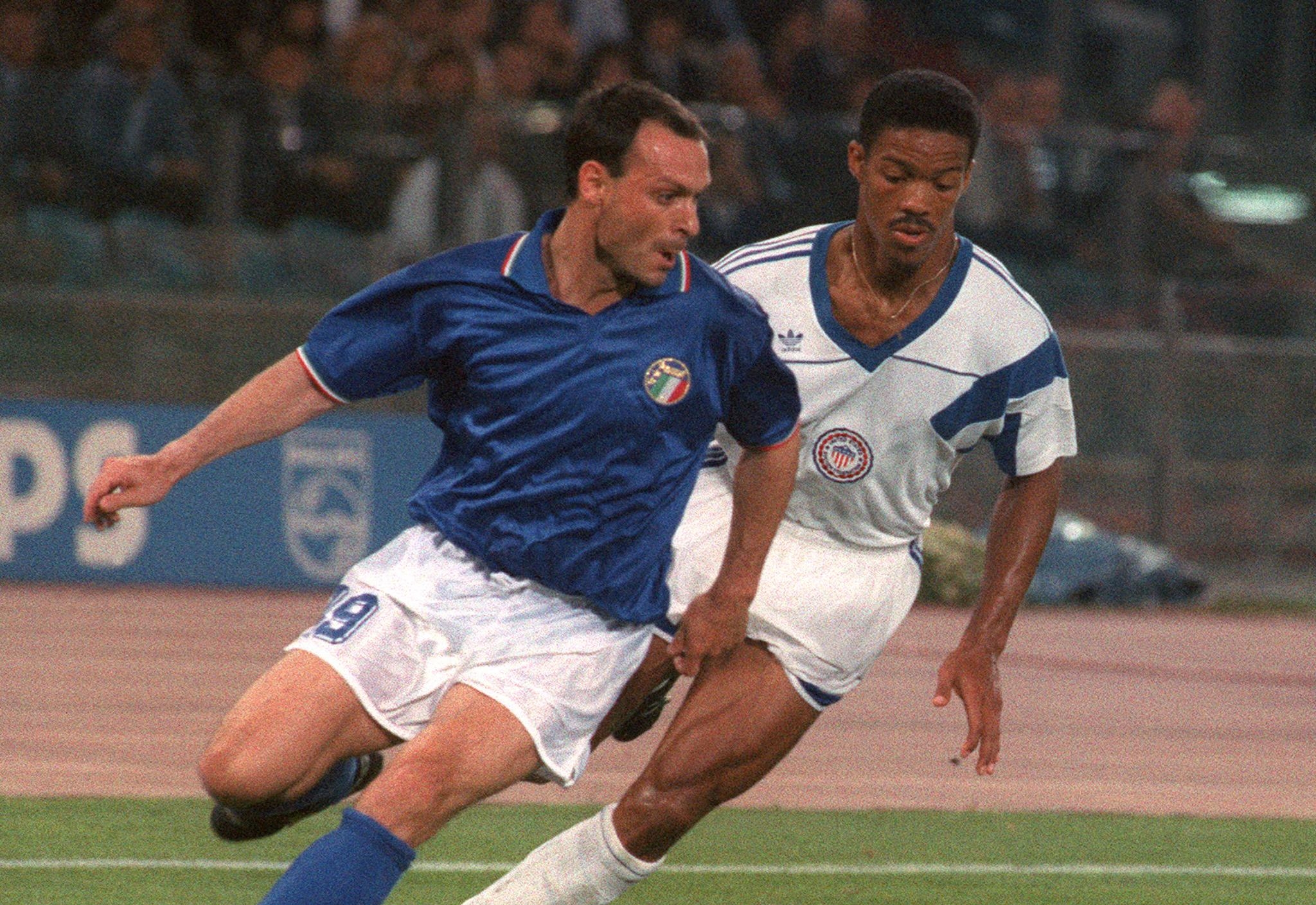 Federación Italiana de futbol que Salvatore "Toto" Schillaci, quien protagonizó el Mundial de Italia 1990, falleció a los 59 años en un hospital de Palermo tras padecer cáncer de colon.  (Foto Prensa Libre: STAFF / AFP)