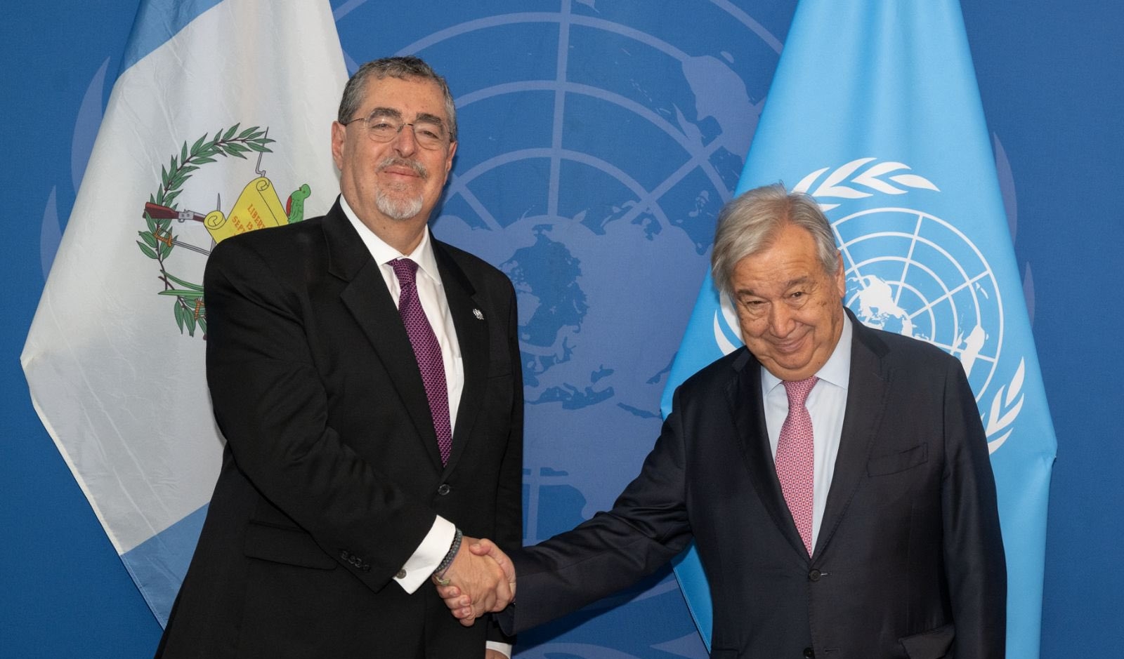 El presidente Bernardo Arévalo se reunió con el secretario general de la ONU, Antonio Guterres. (Foto Prensa Libre: Tomada de @GuatemalaGob)