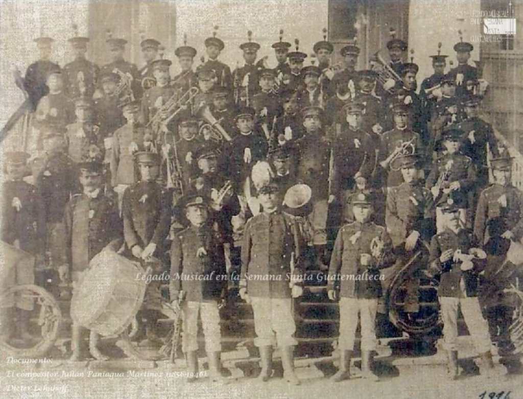 Julián Paniagua Martínez y la Banda Minerva en 1916. 