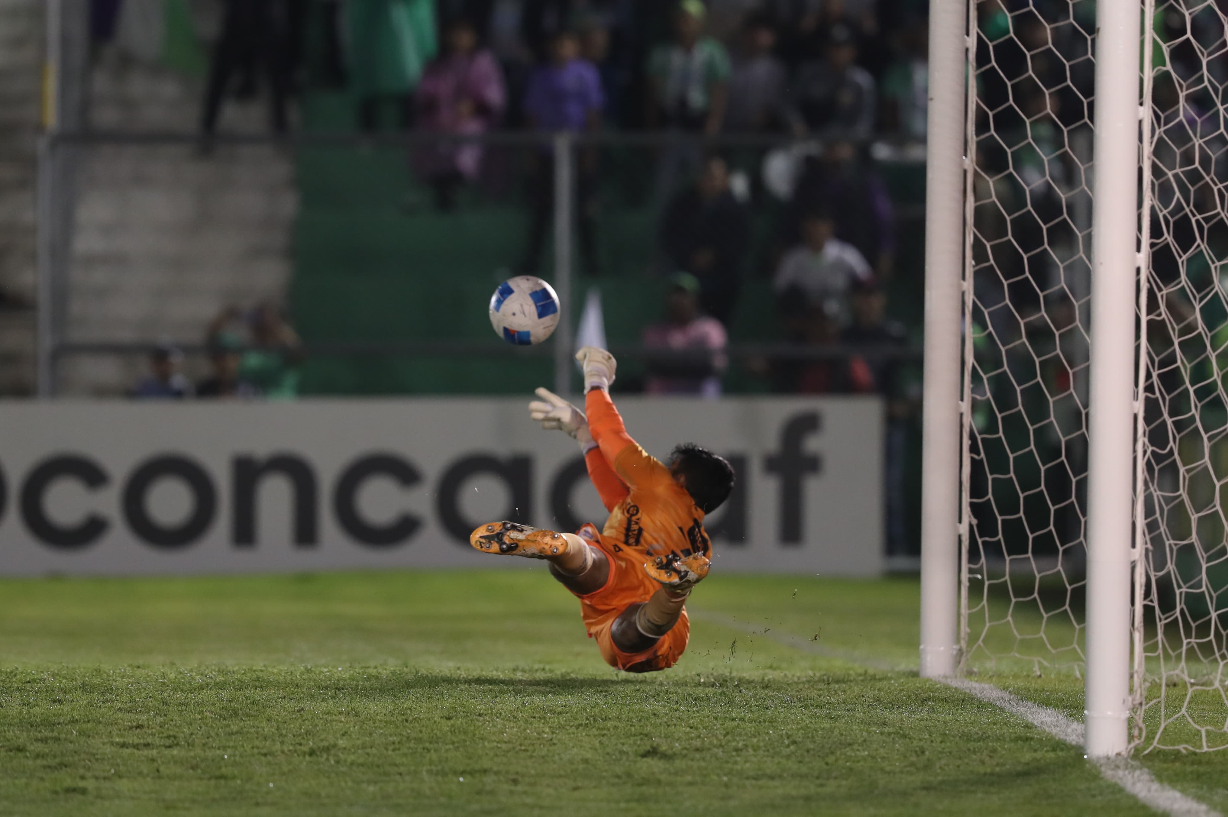 Luis Morán sostuvo en arco en cero ante Saprissa.