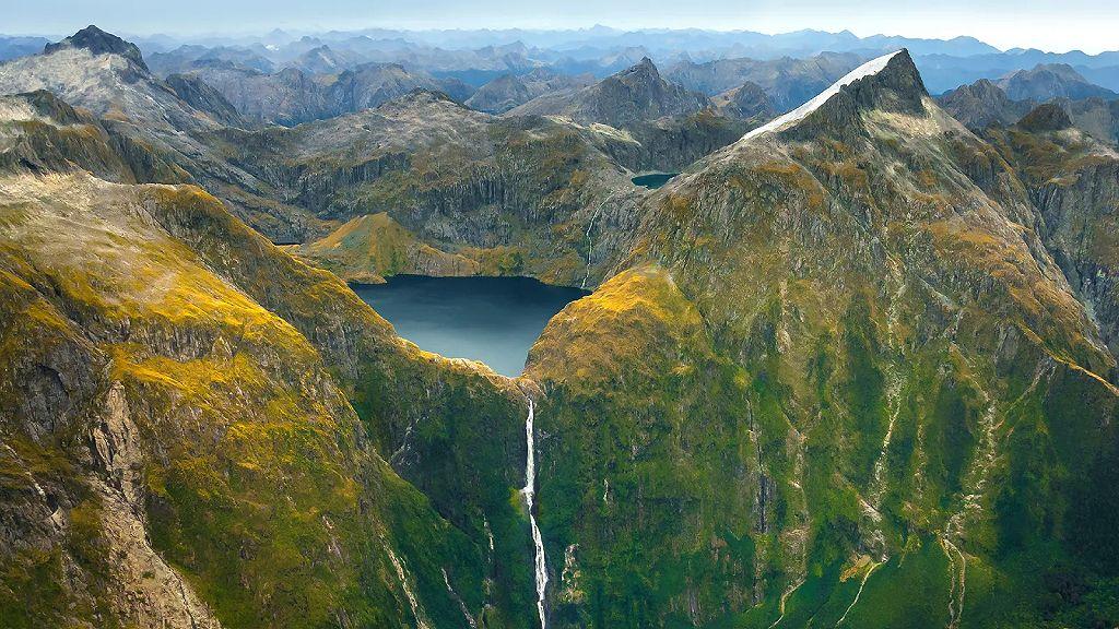 Vista aérea del Parque Nacional de Fiordland, Nueva Zelanda. 