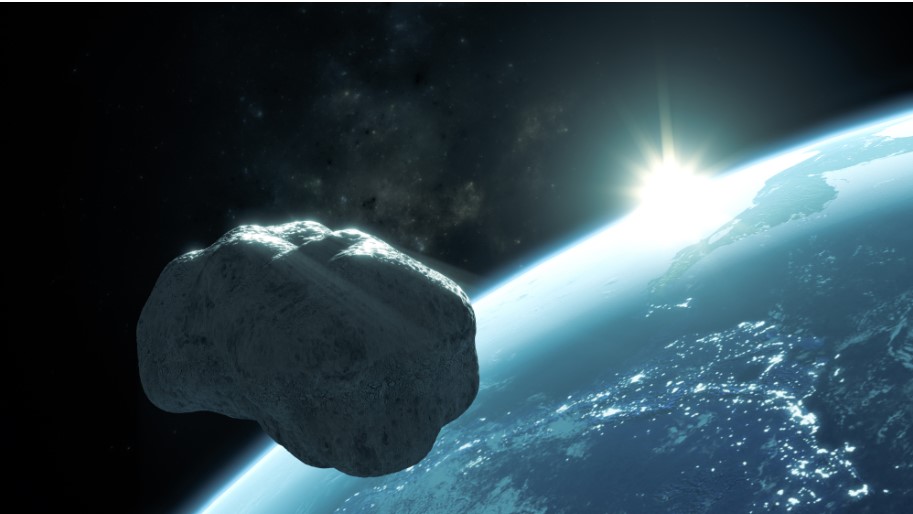 Millones de cuerpos celestes orbitan en los alrededores de la Tierra. En el caso del asteroide 2024 PT5, se espera que orbite en la Tierra por un lapso corto. (Foto Prensa Libre: Shutterstock)