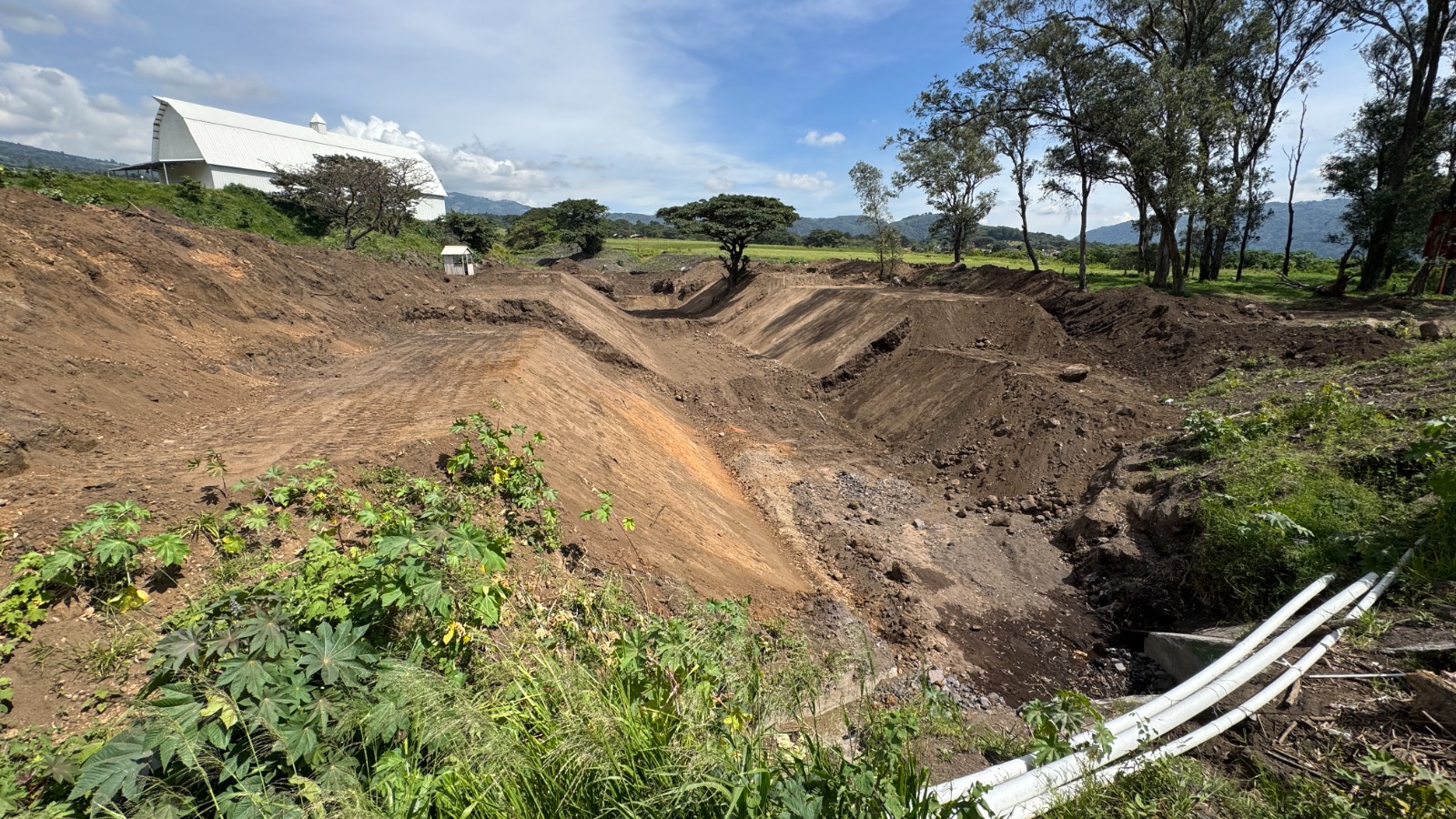 Durante un recorrido por la autopista Palín-Escuintla se determinó que este miércoles 30 de octubre no se ejecutaron trabajos de reparación en los kilómetros dañados. (Foto Prensa Libre: Carlos Enroque Paredes)