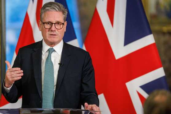 Brussels (Belgium), 02/10/2024.- British Prime Minister Keir Starmer, speaks during a briefing and Q&A at the British Residence in Brussels, Belgium, 02 October 2024. PM Starmer travels to Brussels, Belgium for engagements with the European Commission, European Council and European Parliament. (Bélgica, Bruselas) EFE/EPA/OLIVIER MATTHYS / POOL