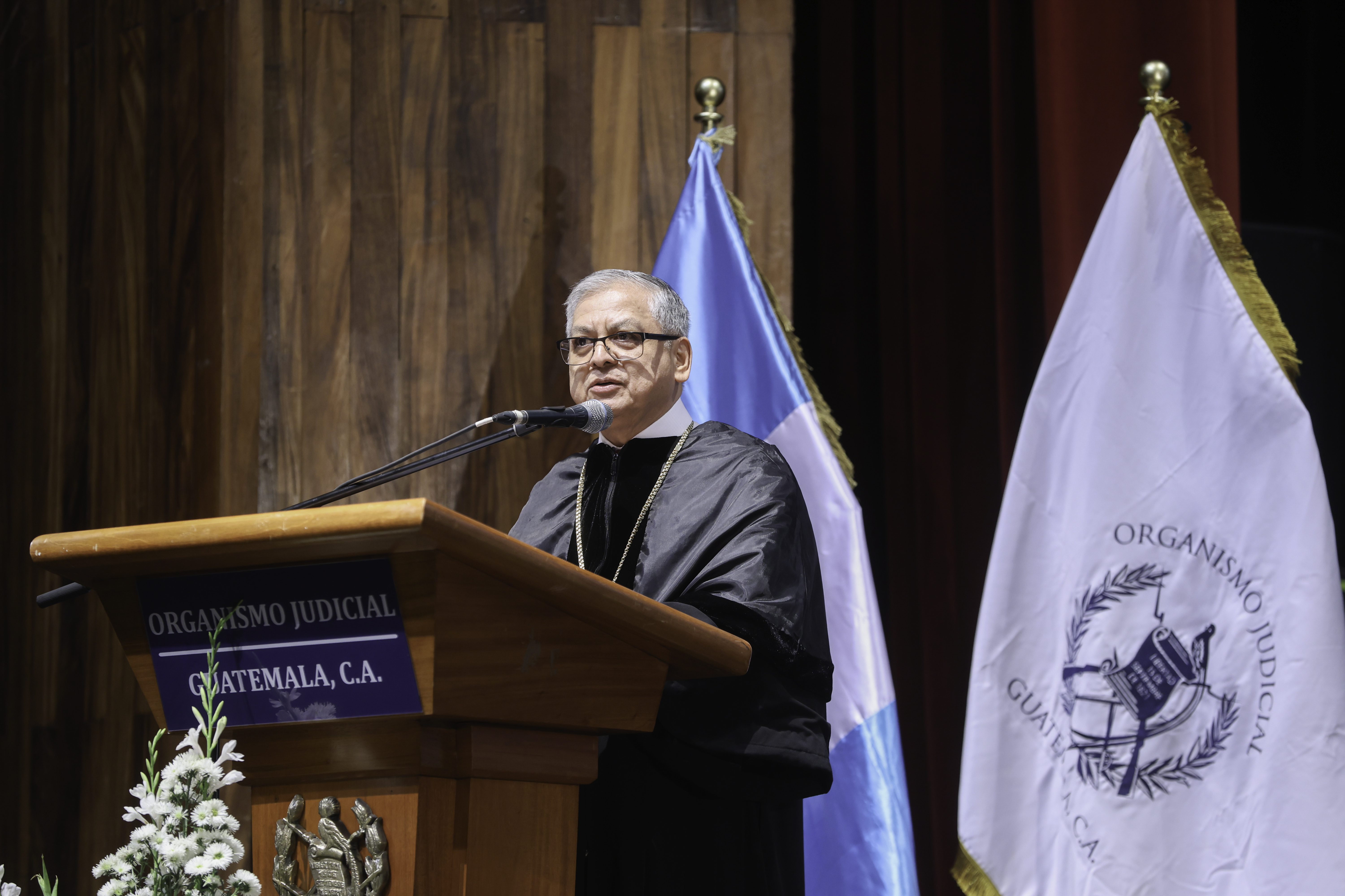 Carlos Lucero Paz, presidente en funciones de la Cortes Suprema de Justicia. (Foto Prensa Libre: EFE)