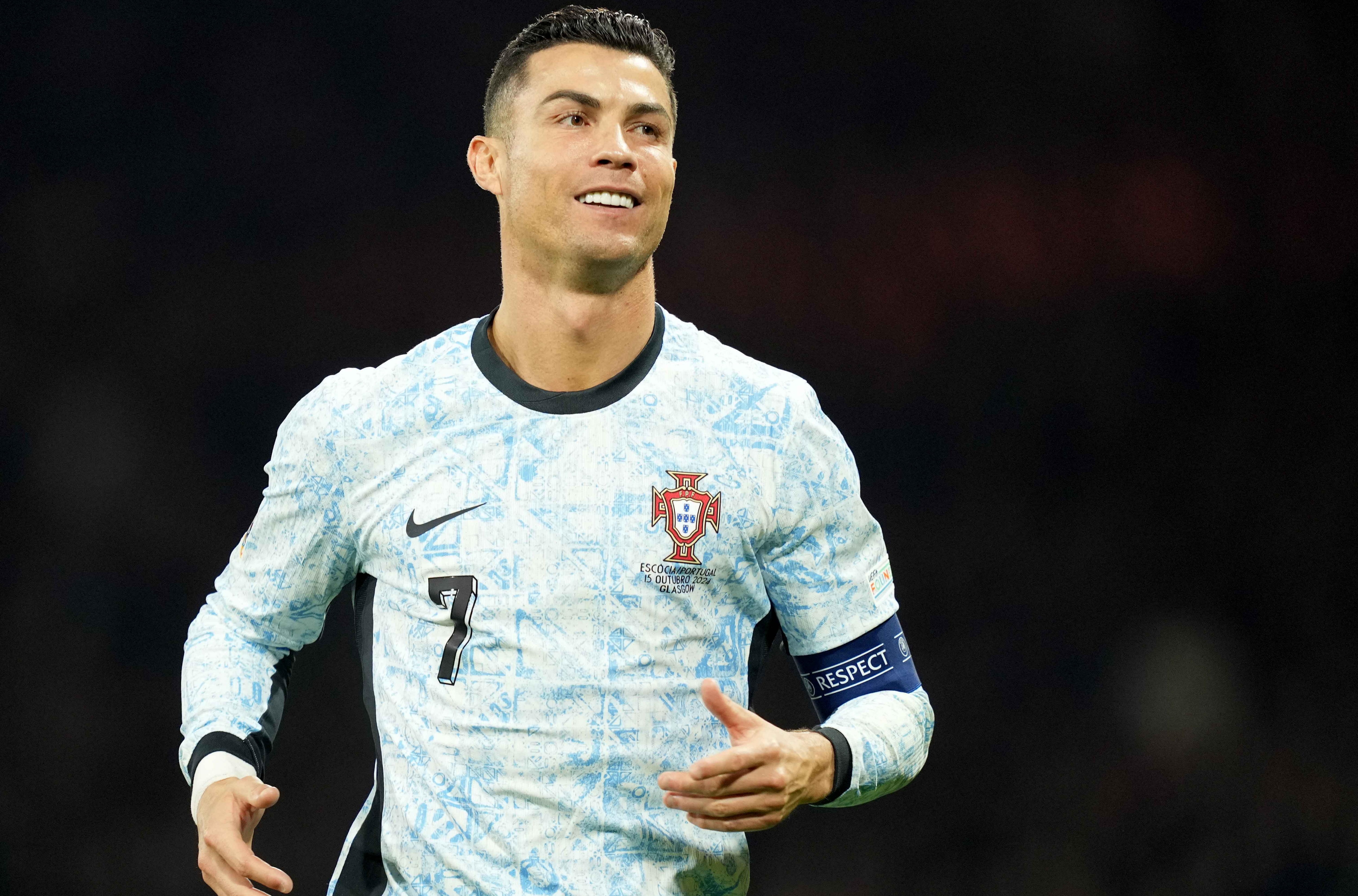 Cristiano Ronaldo es el rey de los ingresos del mundo del futbol profesional.