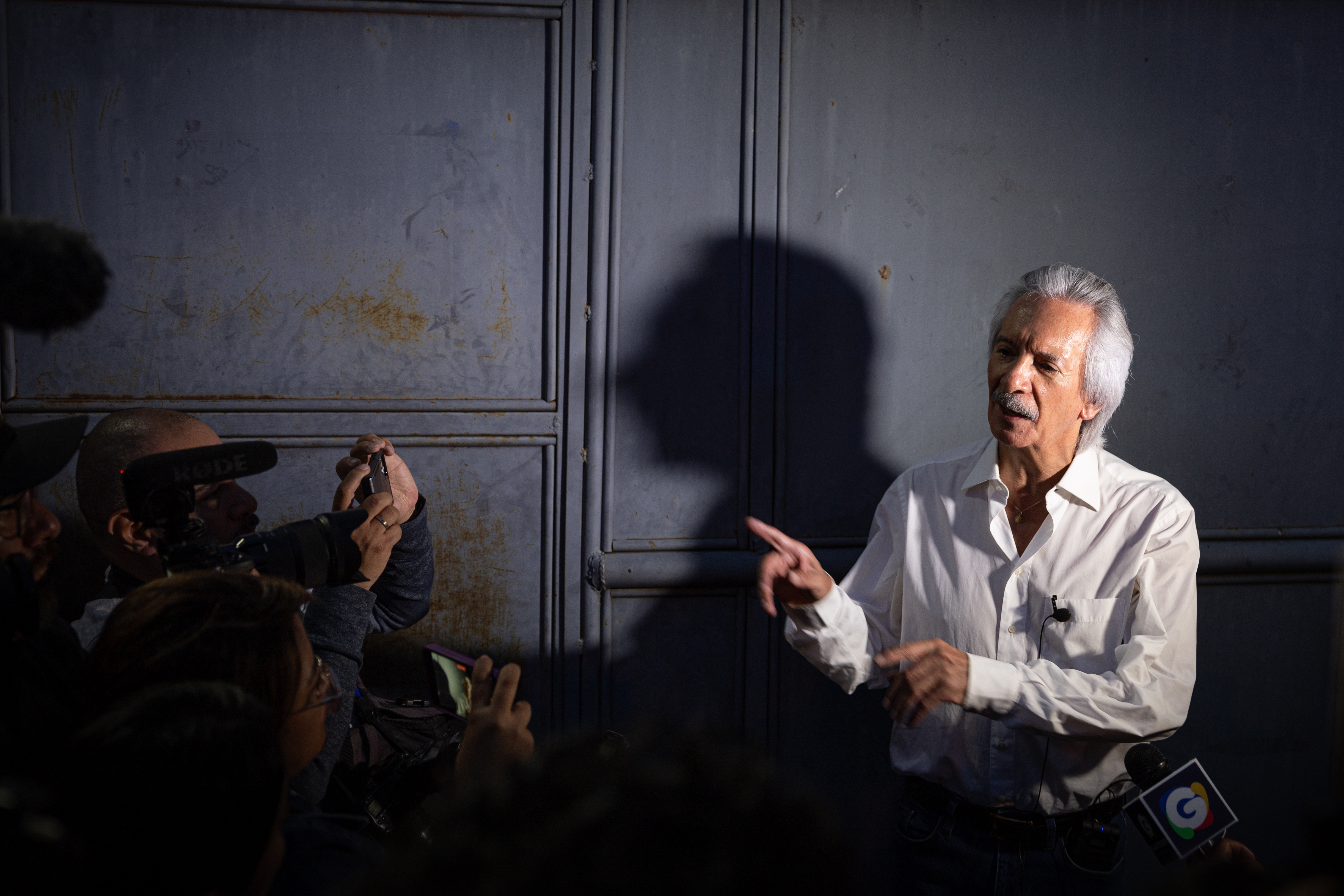 Jose Rubén Zamora, fundador de elPeriódico, obtuvo arresto domiciliario, luego de haber permanecido preso por más de 800 días. (Foto Prensa Libre: EFE)  