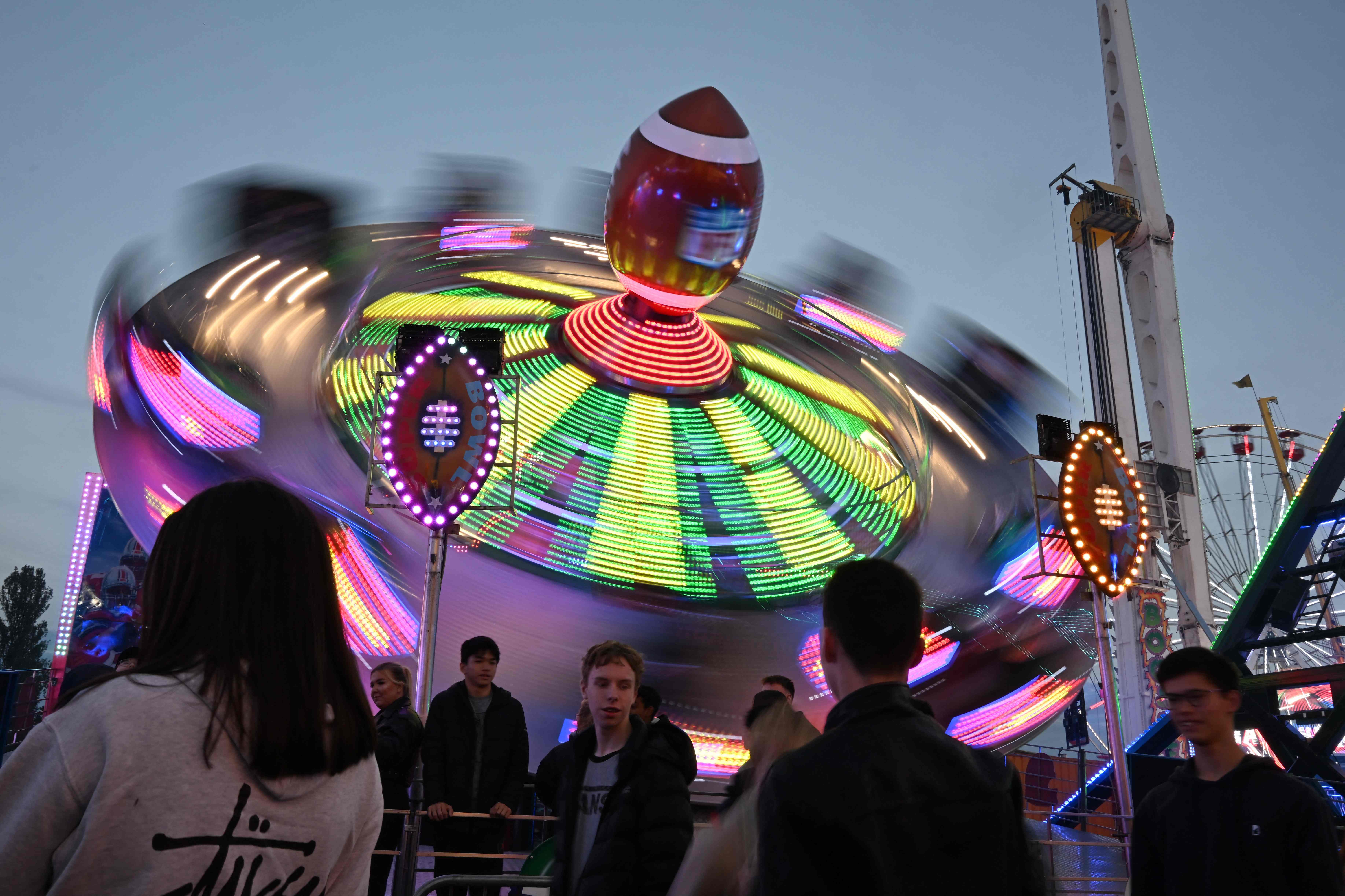 La Feria de Apatzingán se vio afectada tras perder la luz eléctrica.