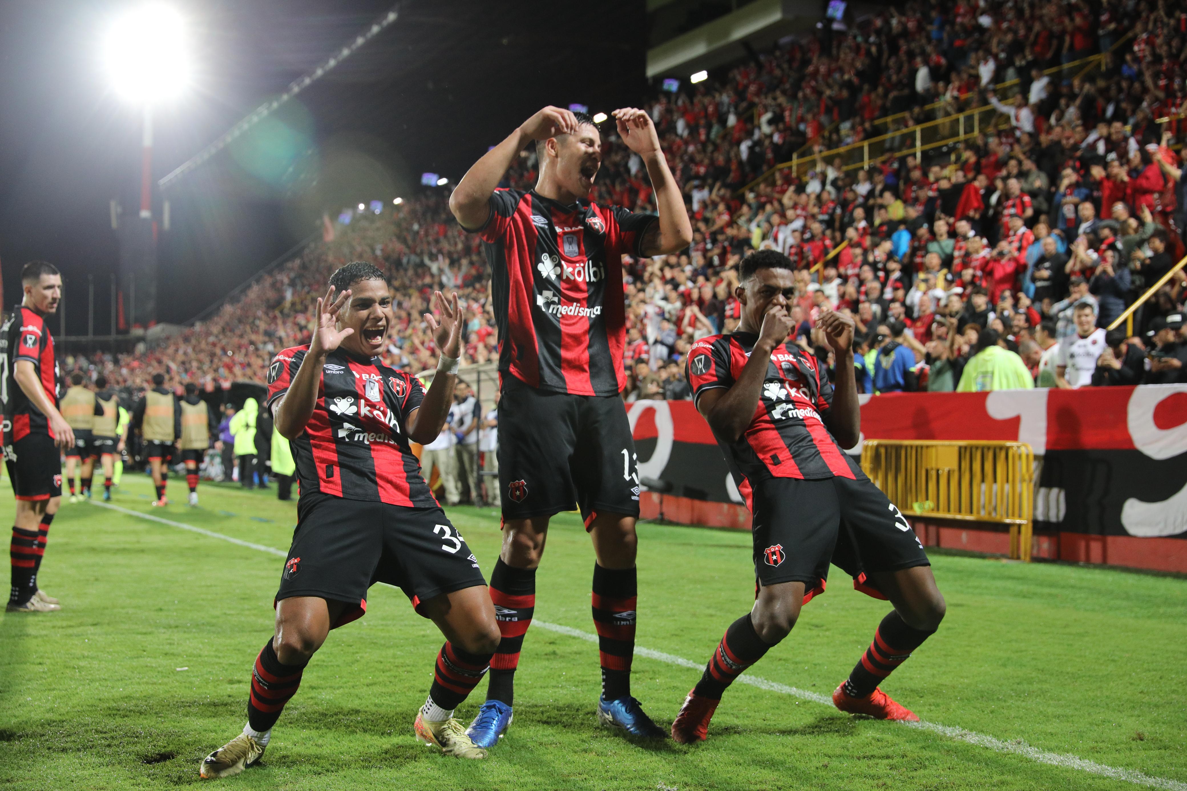 Alajuelense derrotó 1-0 a Antigua y avanzó a la final de la Copa Centroamericana.