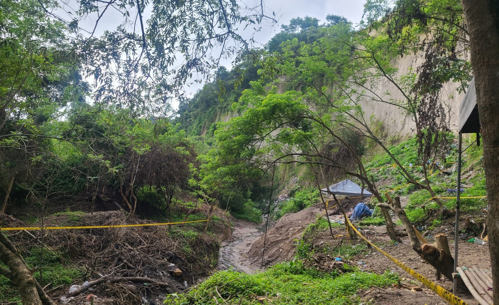 Fosa clandestina hallada en El Salvador