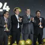 Concentrix es la compañía ganadora del Galardón al Exportador del Año 2024. Sus ejecutivos reciben el premio de manos del presidente de la República, Bernardo Arévalo y del presidente de Agexport Gabriel Biguria. (Foto, Prensa Libre: Emilio Chang).