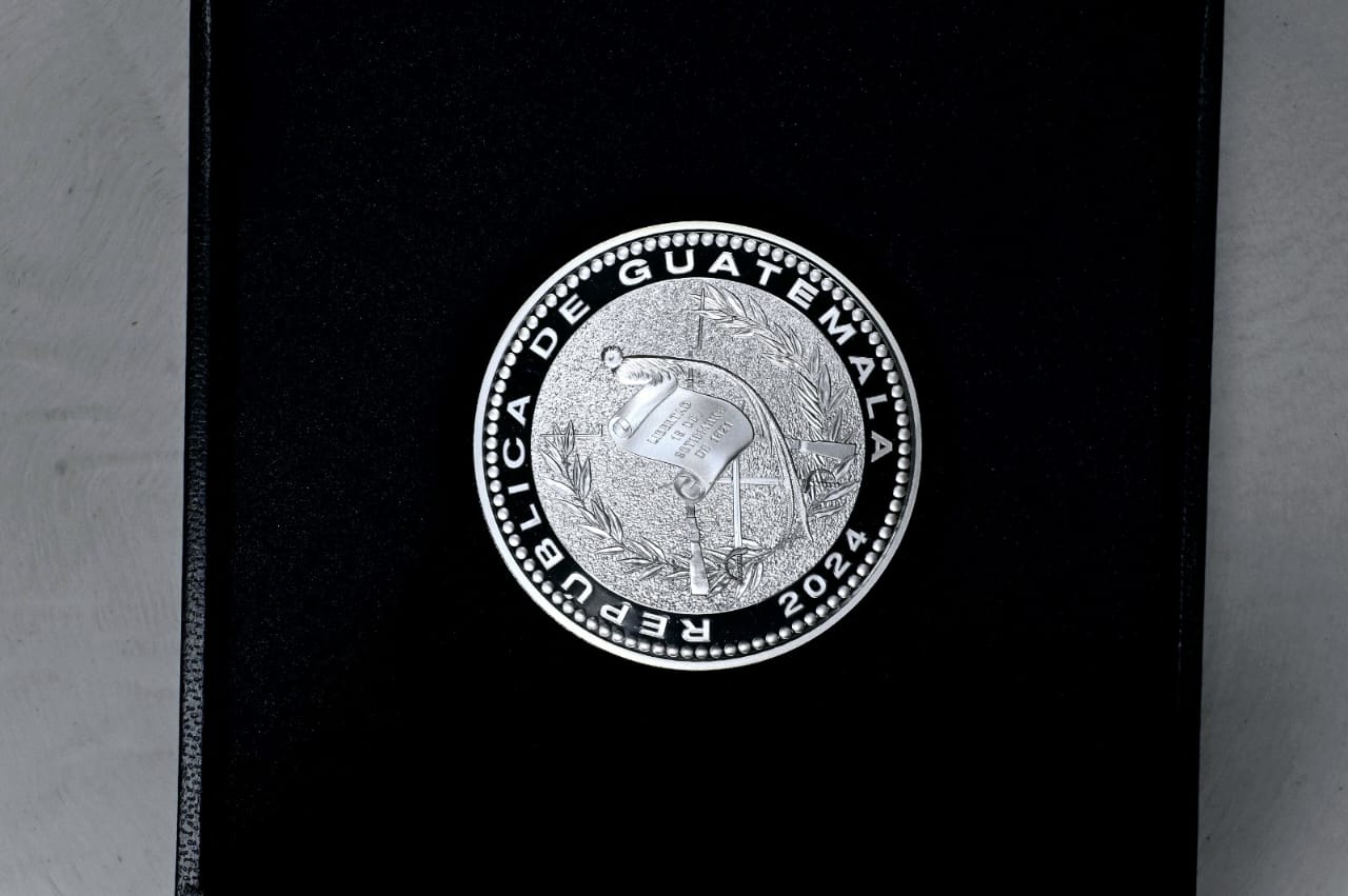 Moneda conmemorativa de Q1 es lanzada por el Banguat. (Foto Prensa Libre: Banguat)